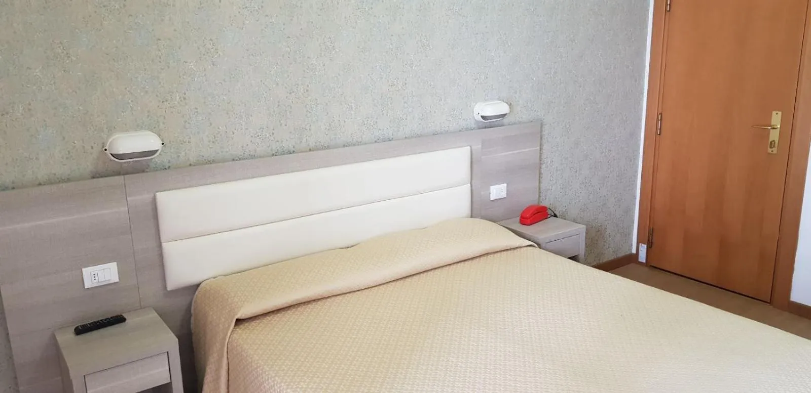 Bed in Hotel Basilea