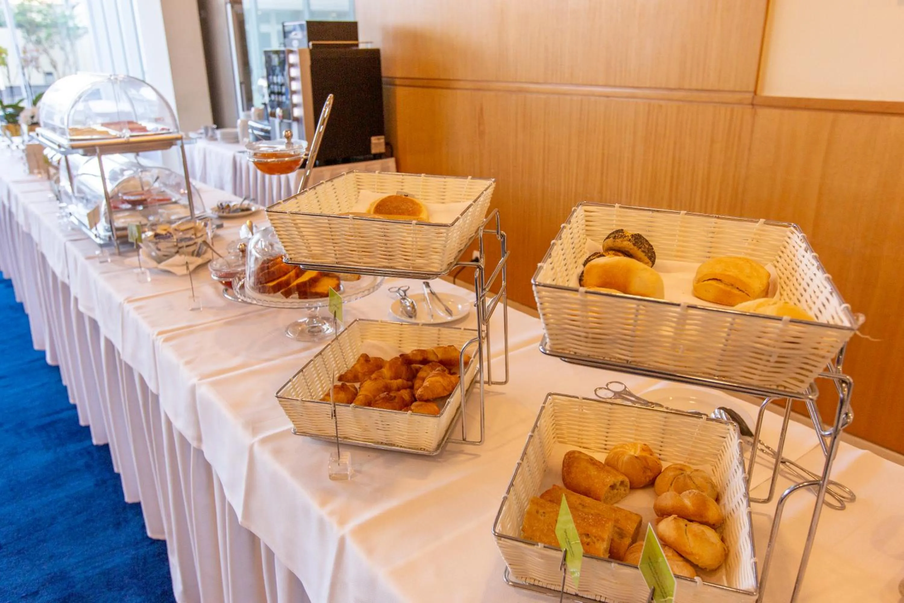 Restaurant/places to eat in MS Vila Nova