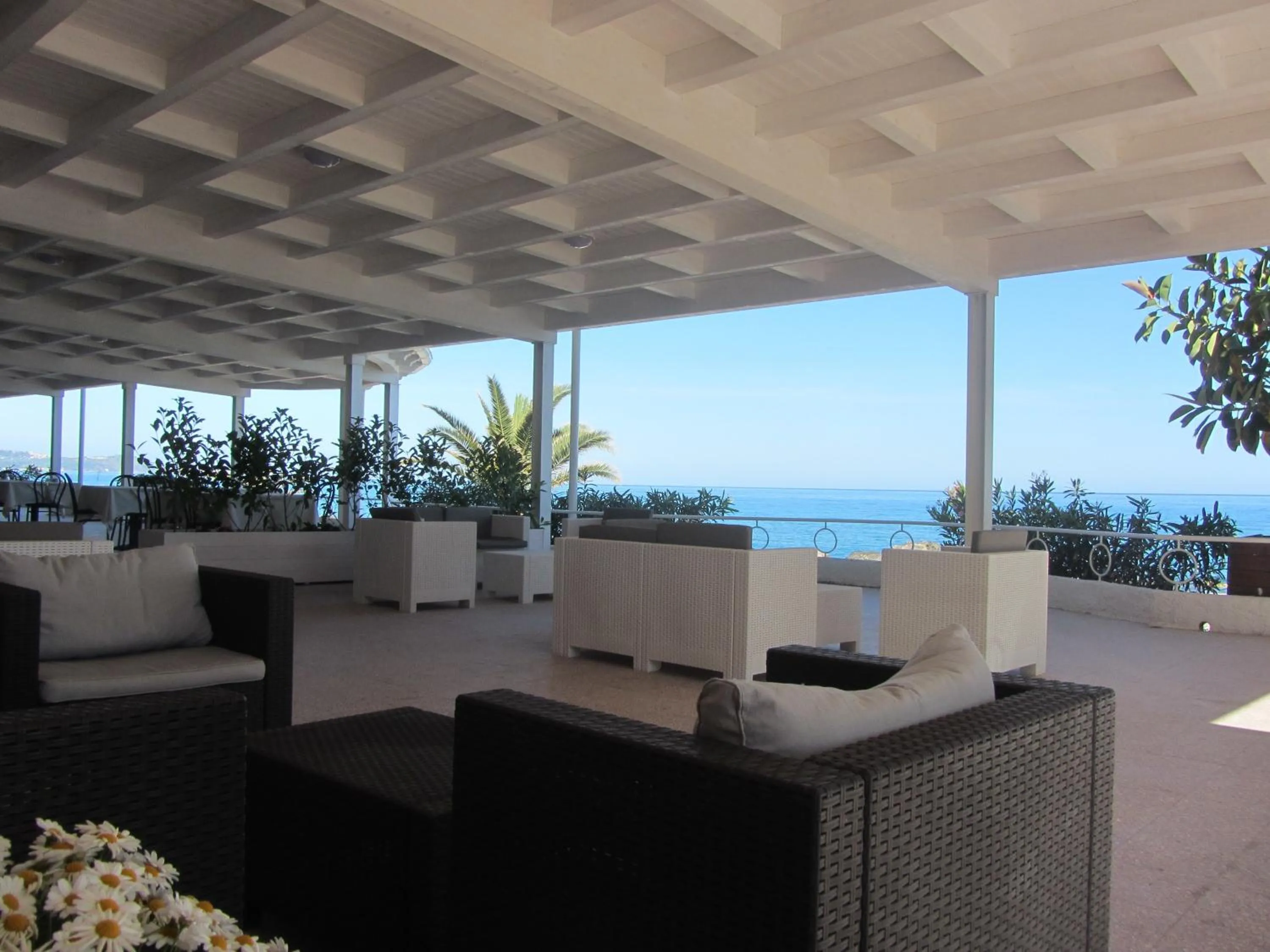 Lounge or bar in Hotel Ristorante La Scogliera - NUOVA GESTIONE