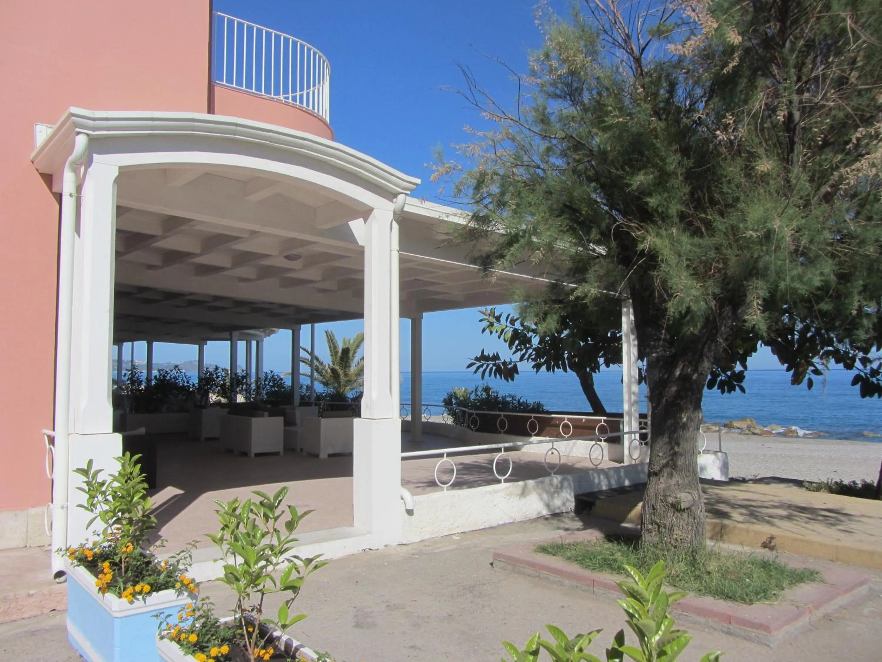 Facade/entrance in Hotel Ristorante La Scogliera - NUOVA GESTIONE
