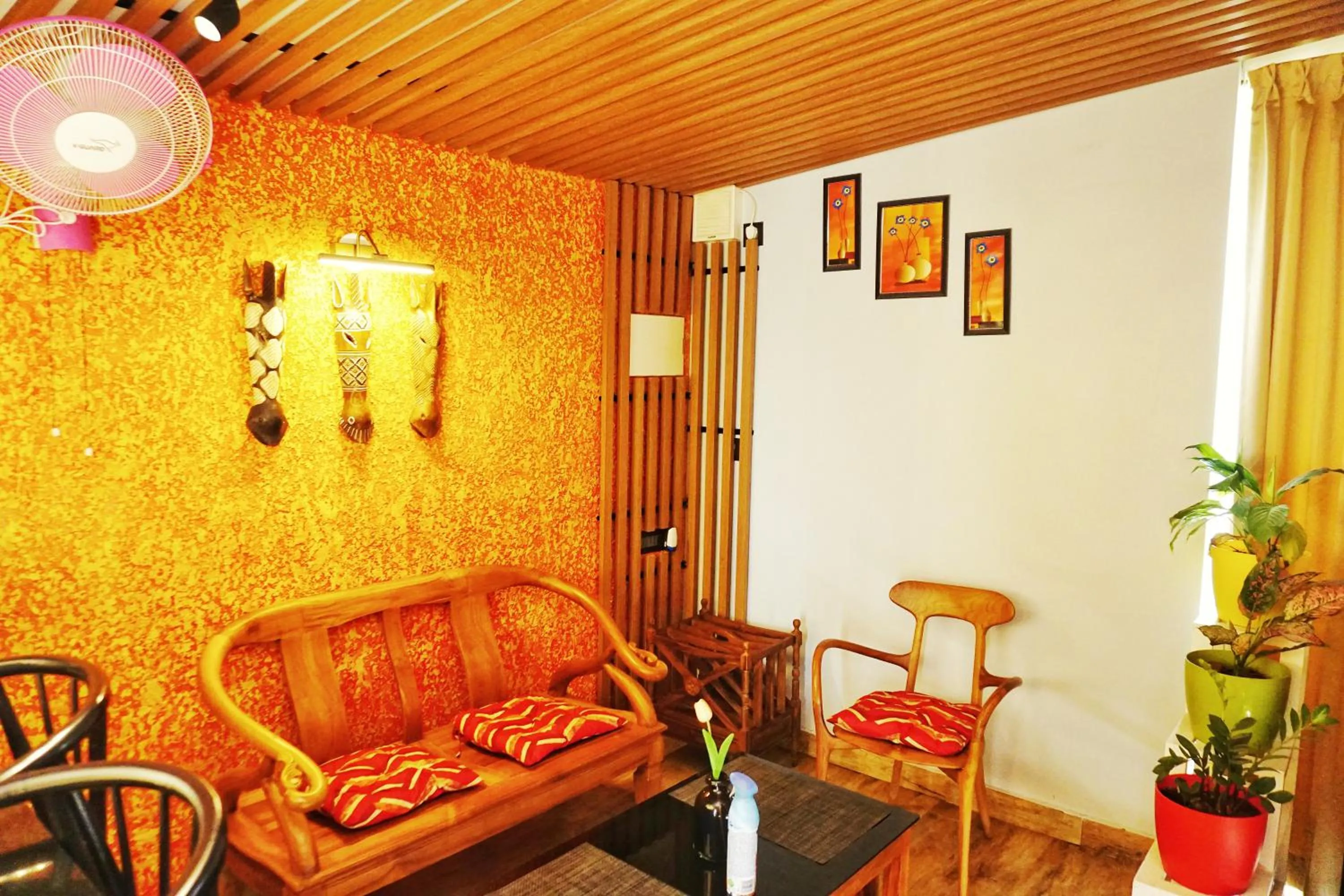 Lounge or bar in La Niebla Farm Resort