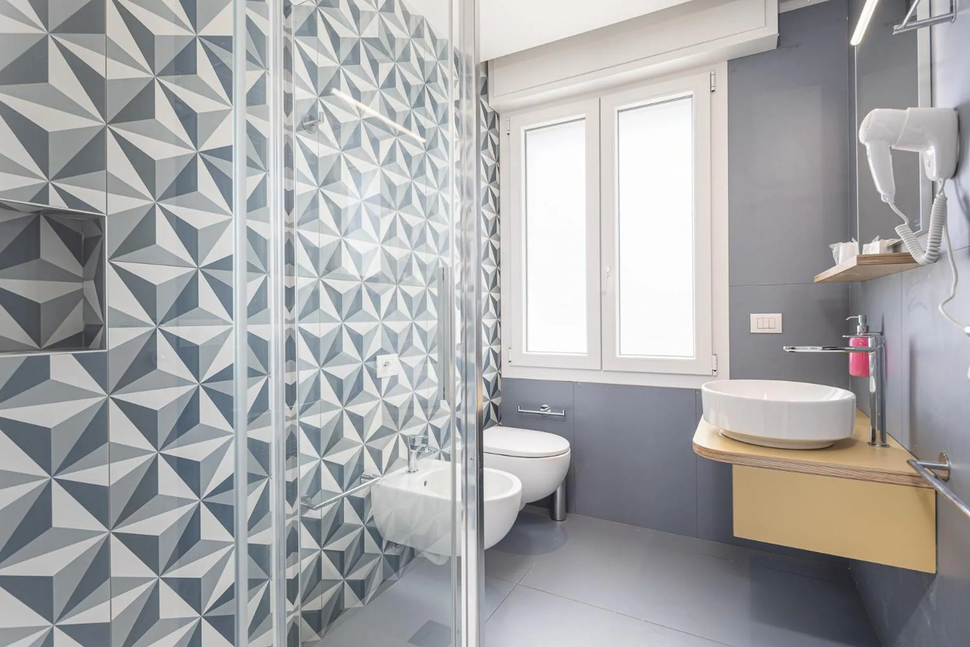 Toilet in Hotel Niagara