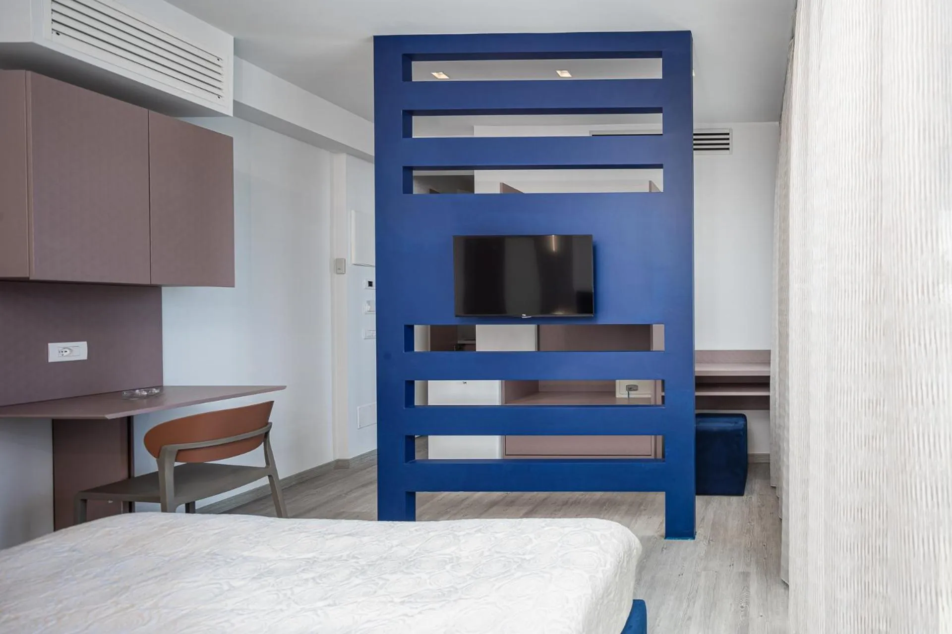 Bed in Hotel Niagara