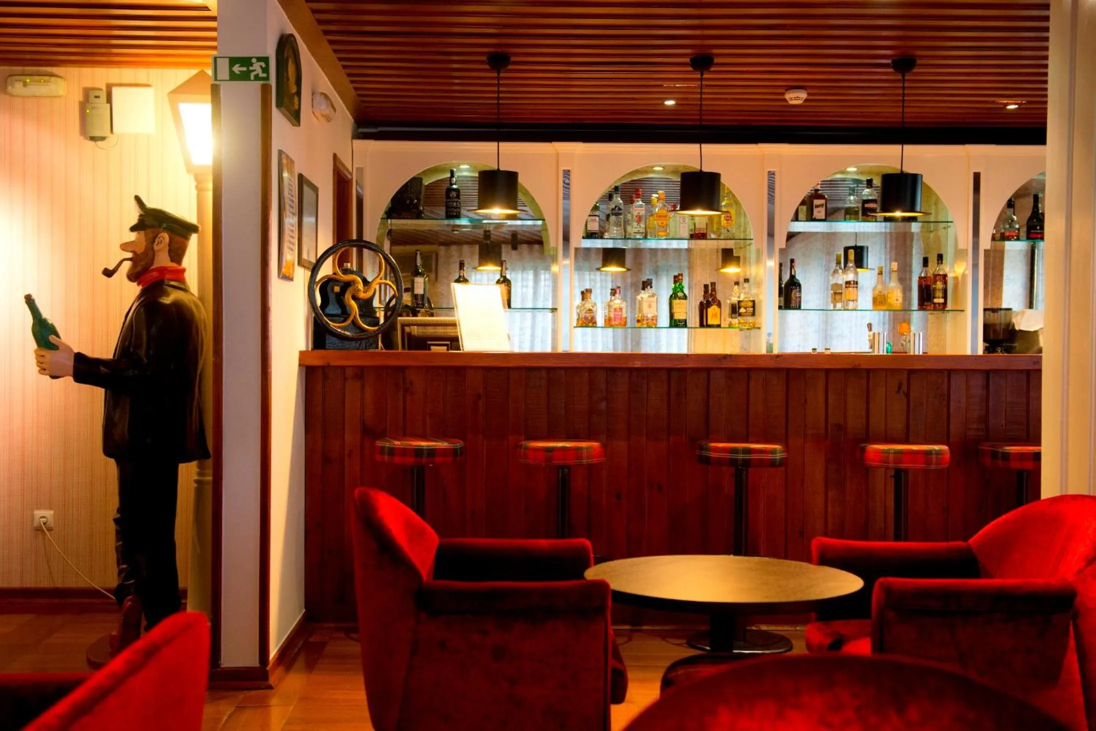 Communal lounge/ TV room in Hotel Eurosol Seia Camelo