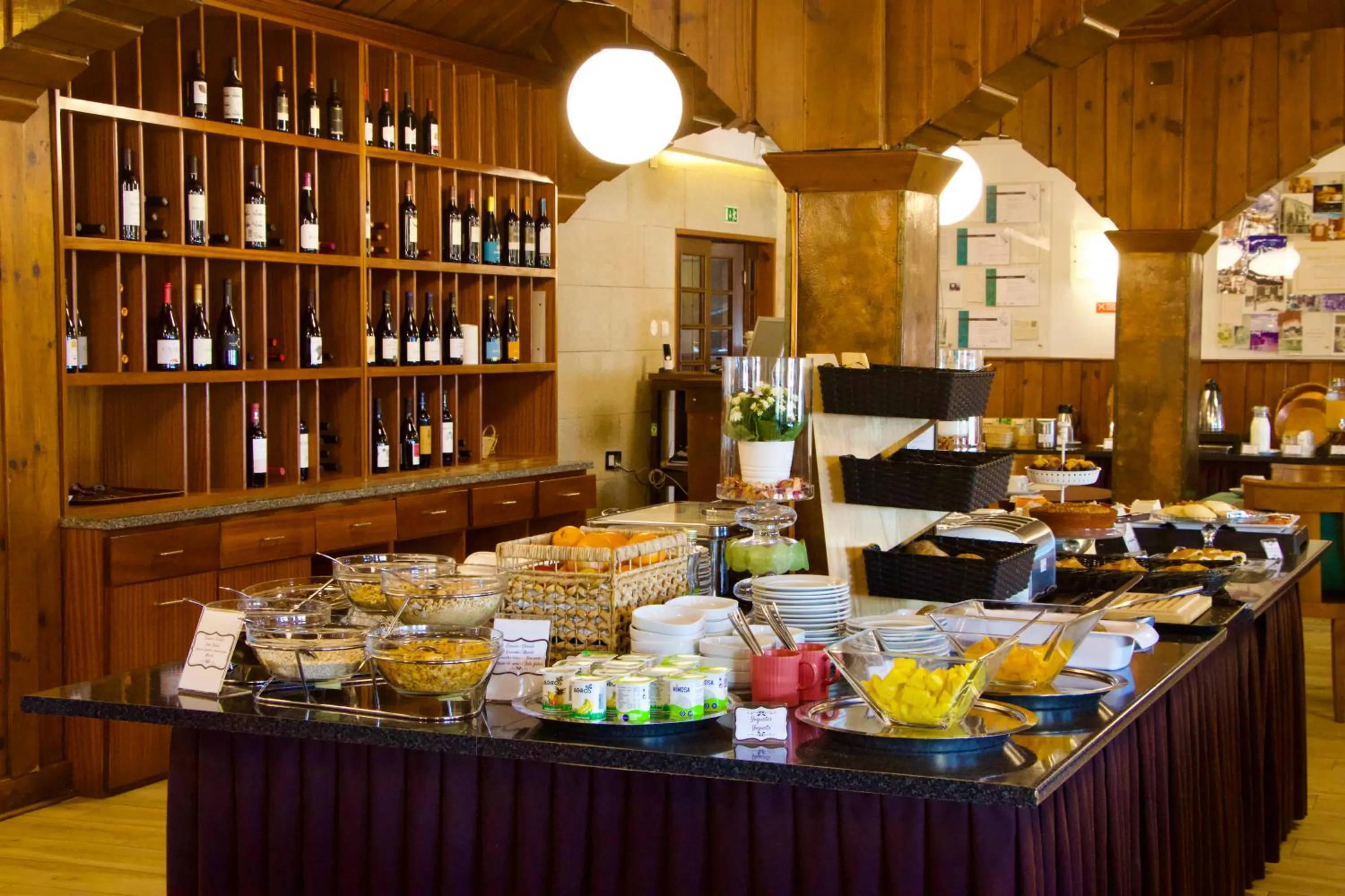 Restaurant/places to eat in Hotel Eurosol Seia Camelo