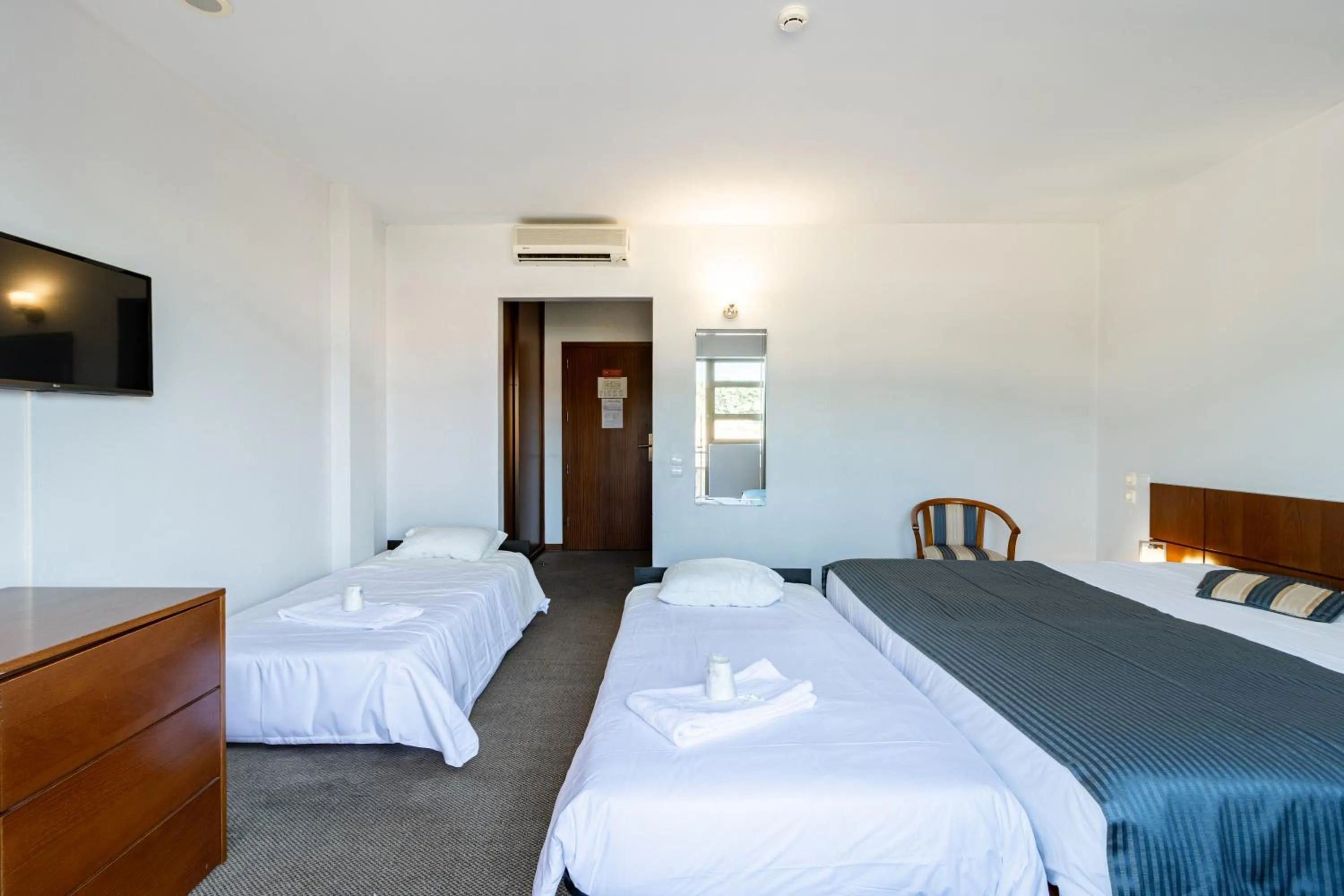 Photo of the whole room, Bed in Hotel La Fontaine