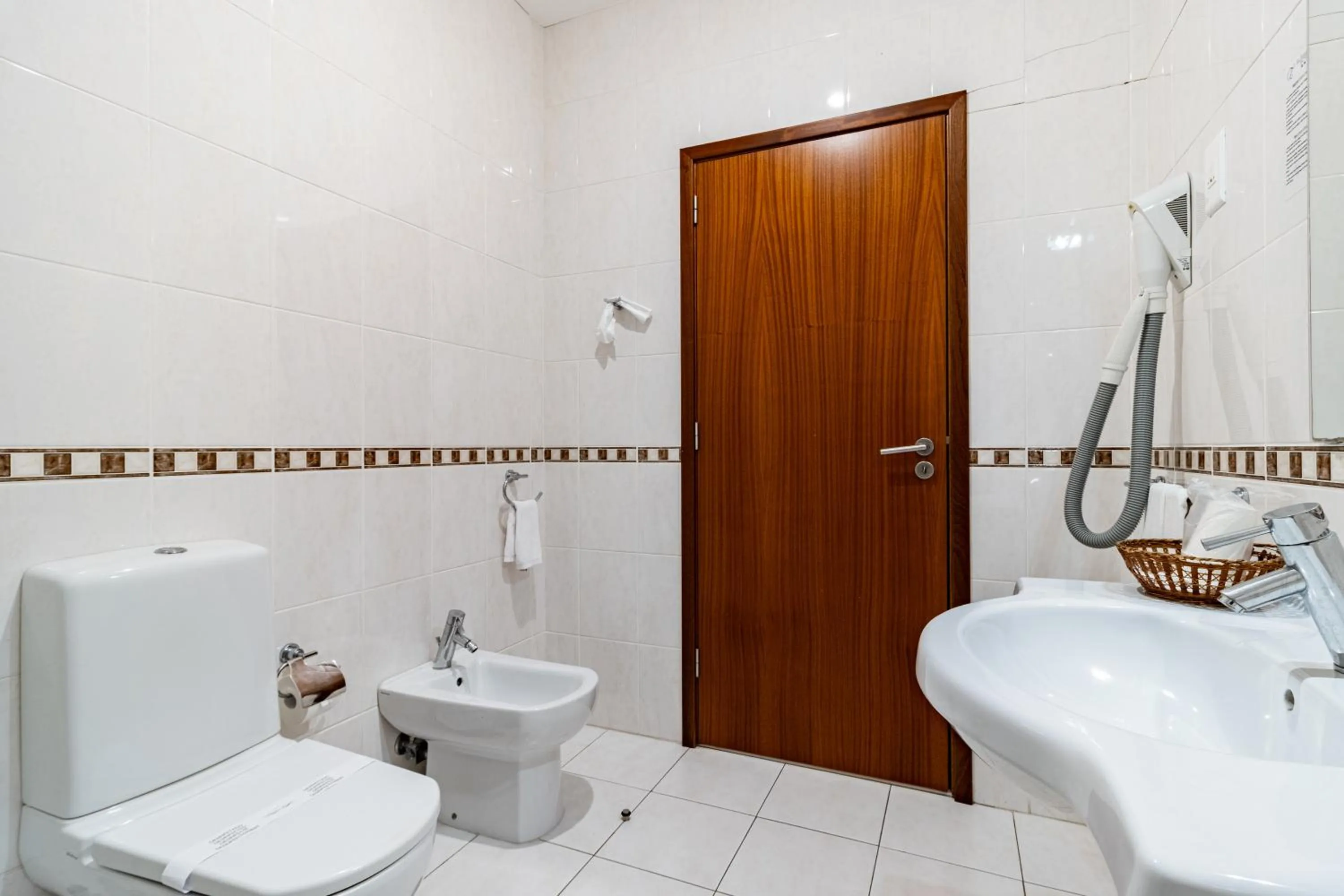 Shower in Hotel La Fontaine