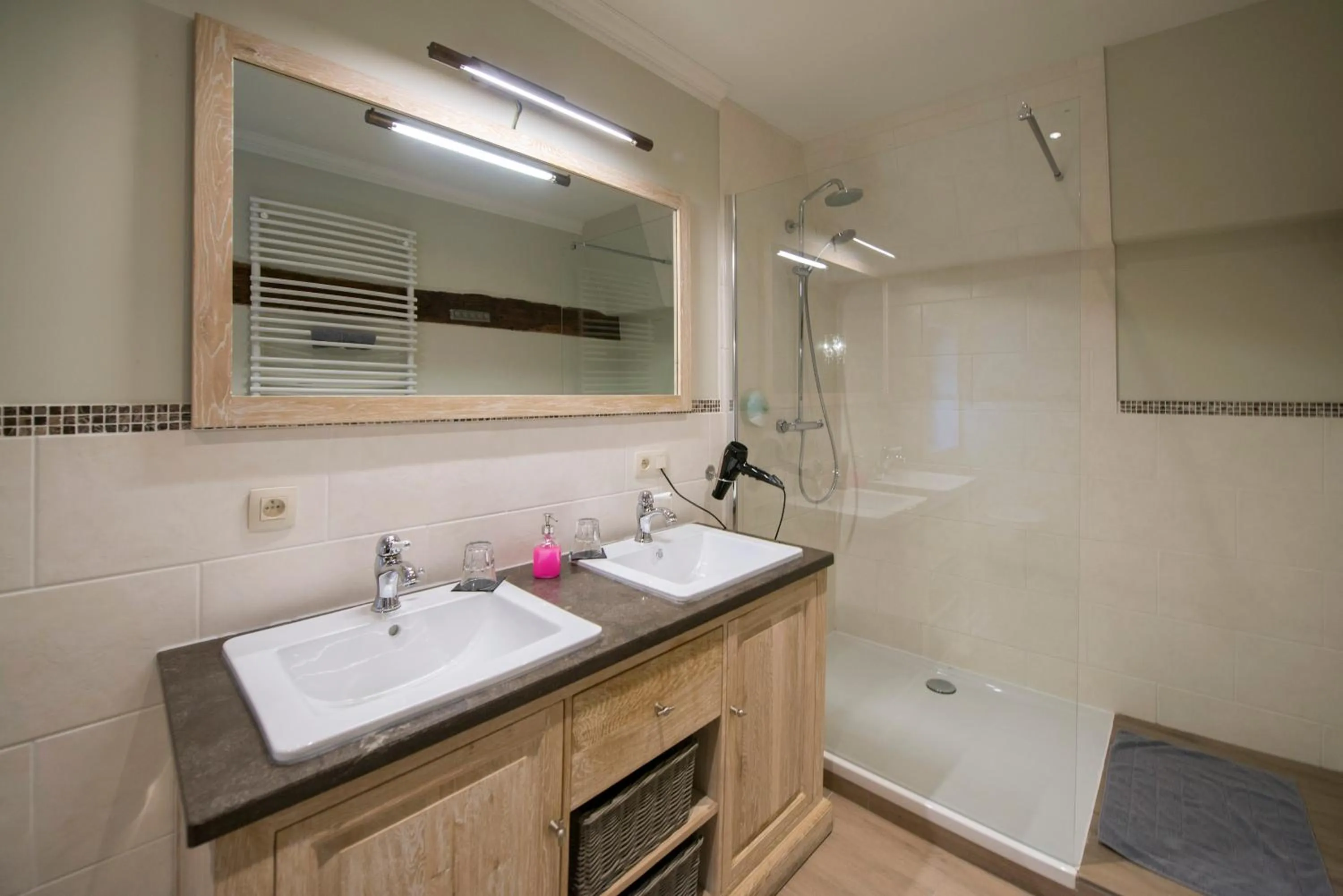 Shower in Boutique Hotel Caelus VII