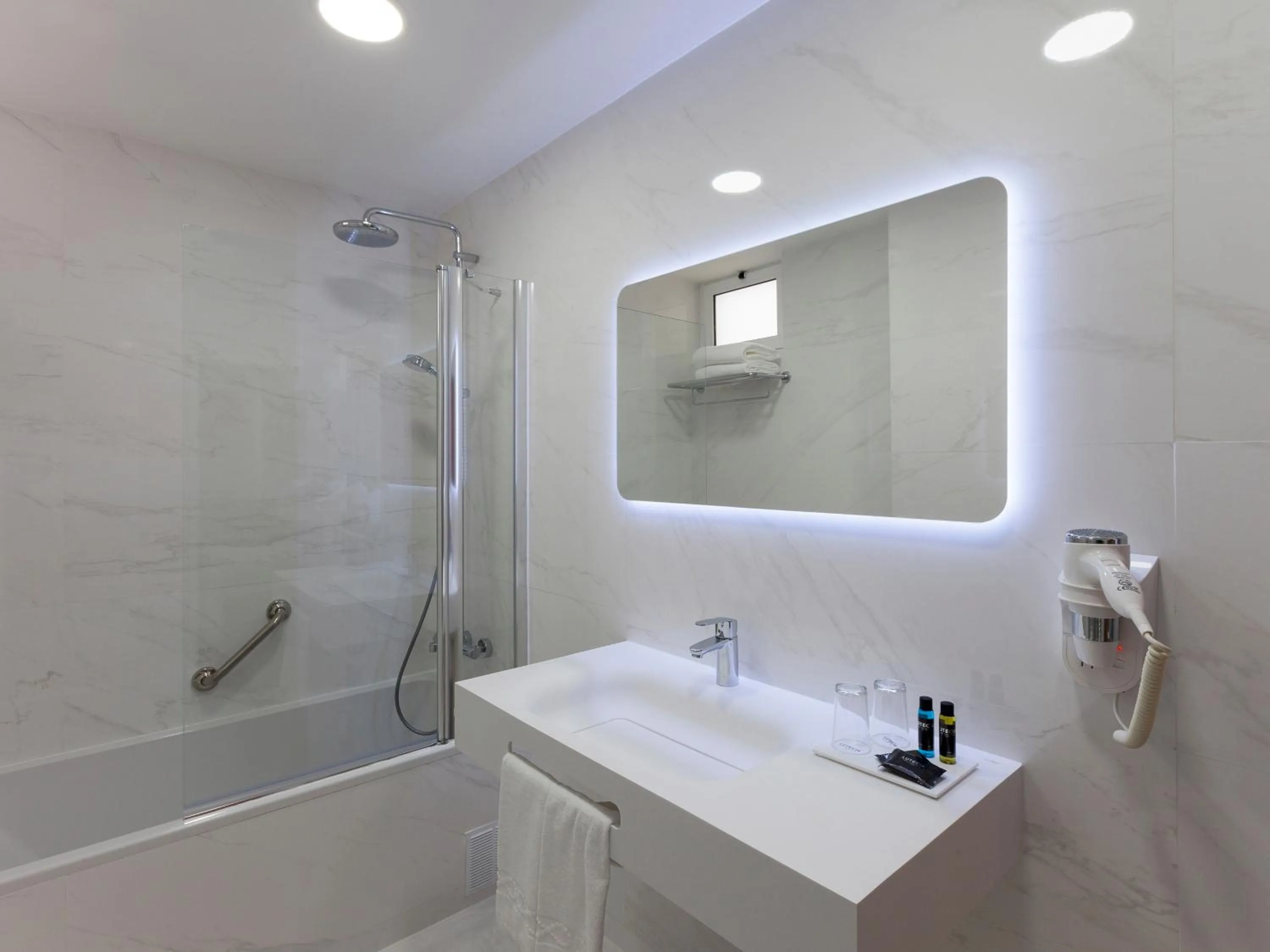 Bathroom in Lutecia Smart Design Hotel
