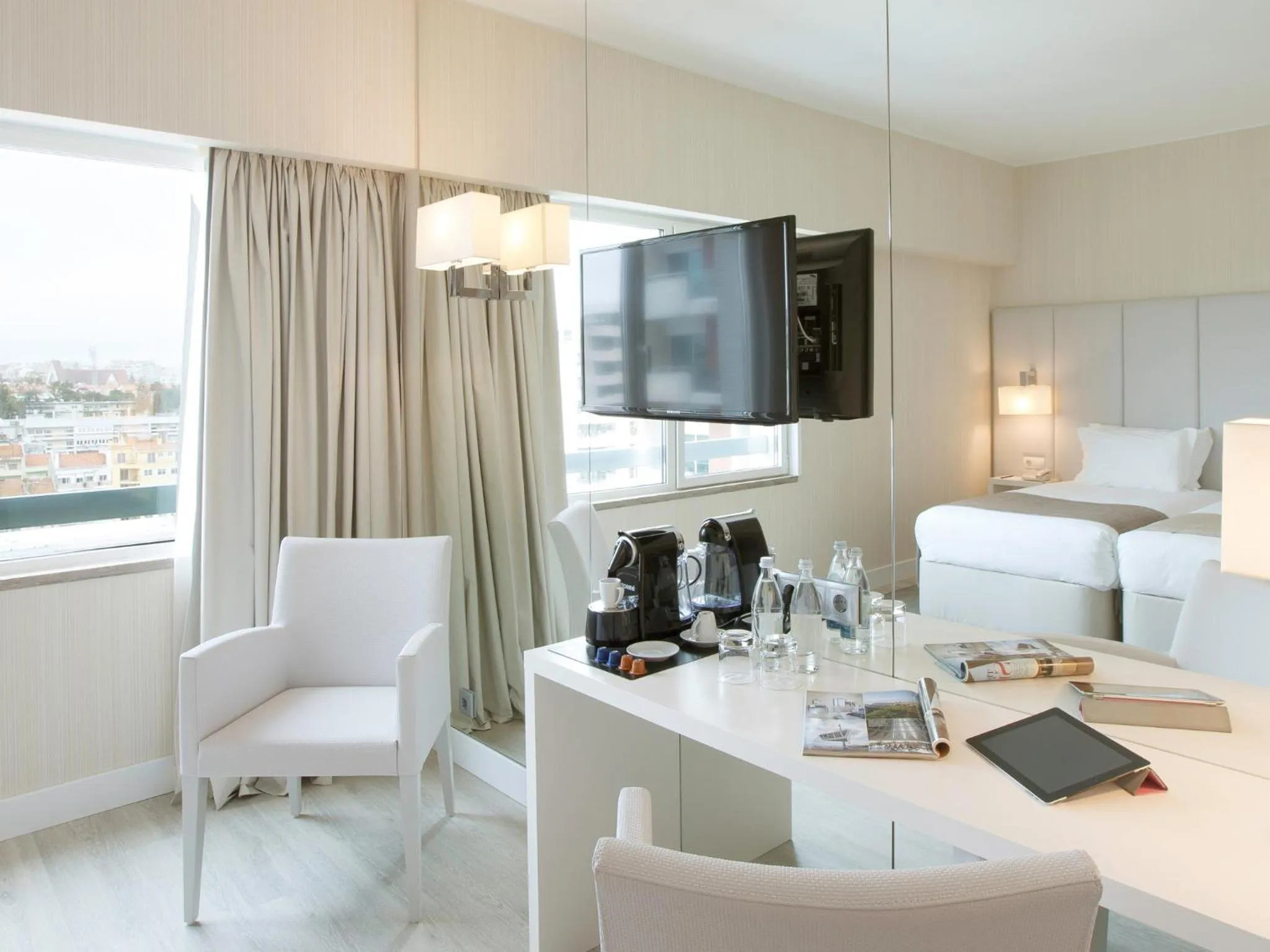 TV and multimedia, Bed in Lutecia Smart Design Hotel