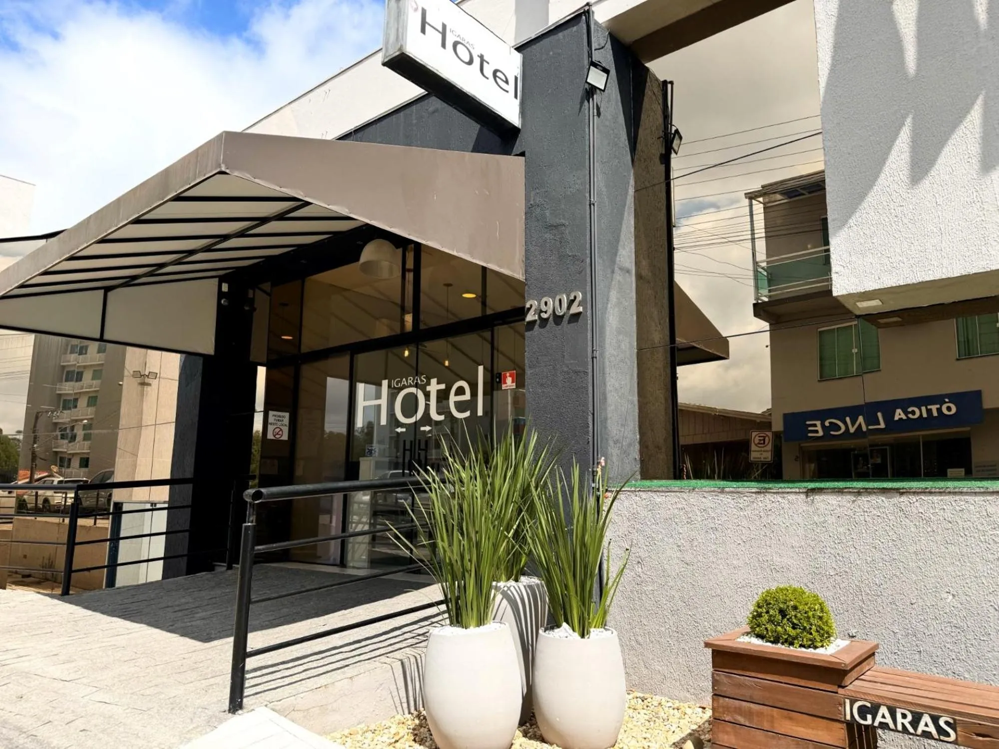 Property building in Igaras Hotel