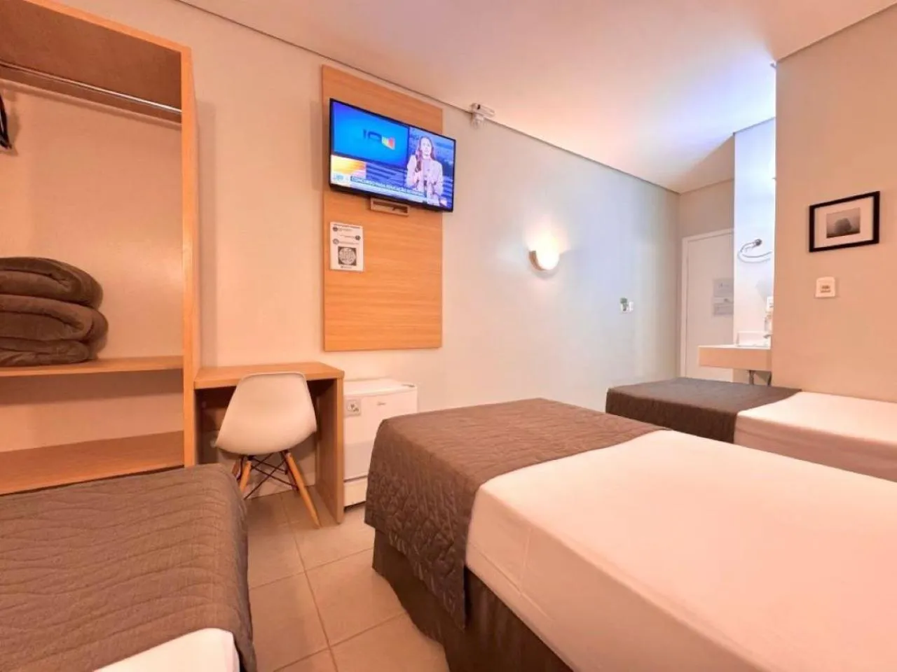 Bedroom, Bed in Igaras Hotel