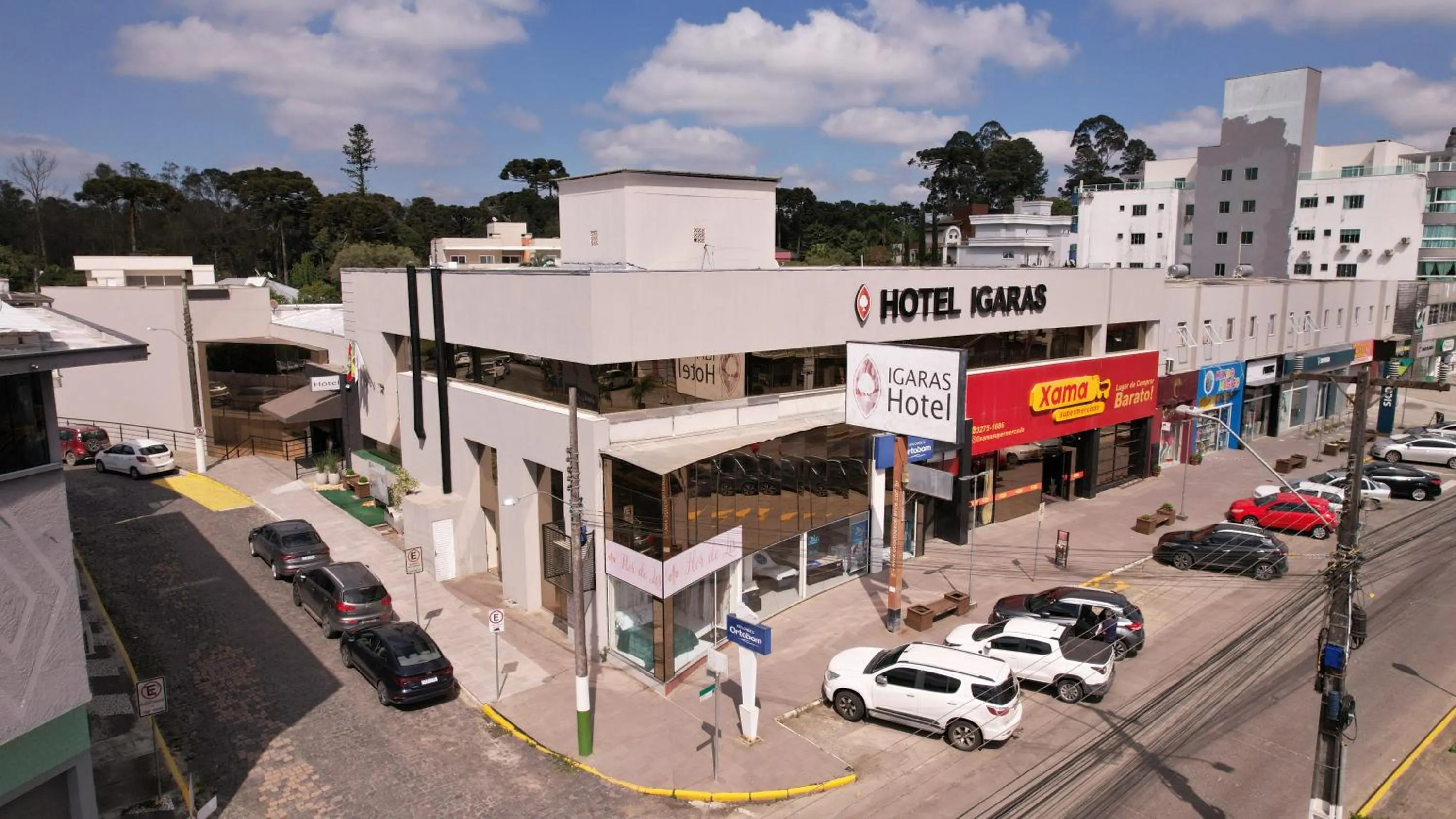 Property building in Igaras Hotel