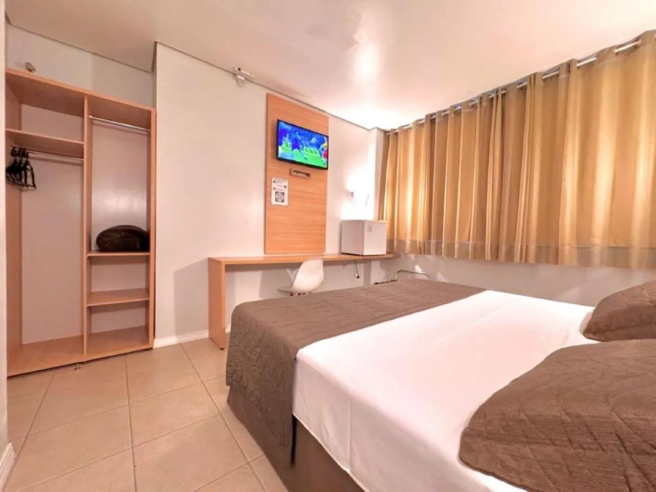 Bedroom, Bed in Igaras Hotel