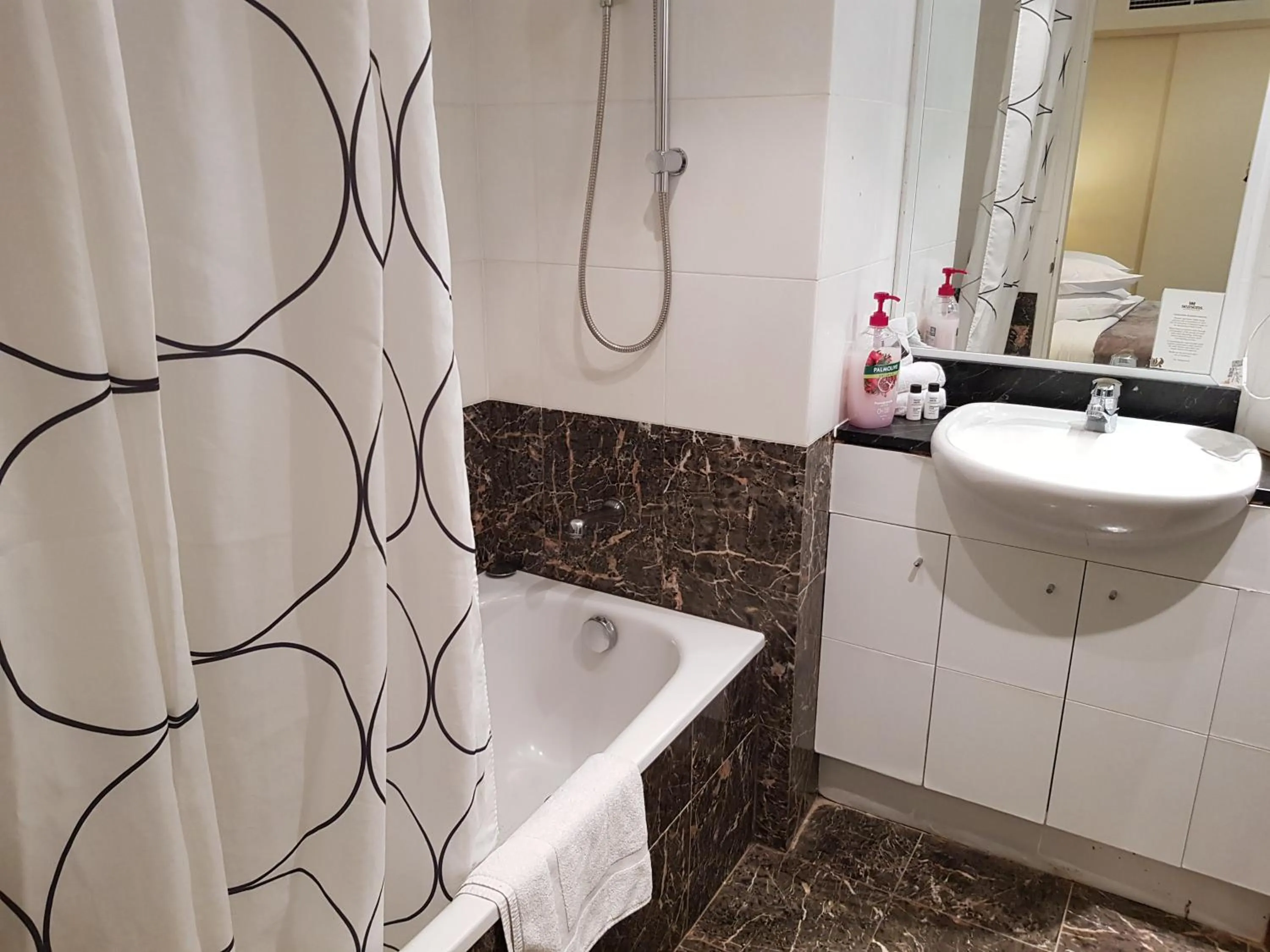 Shower in Accommodation Sydney Darling Harbour