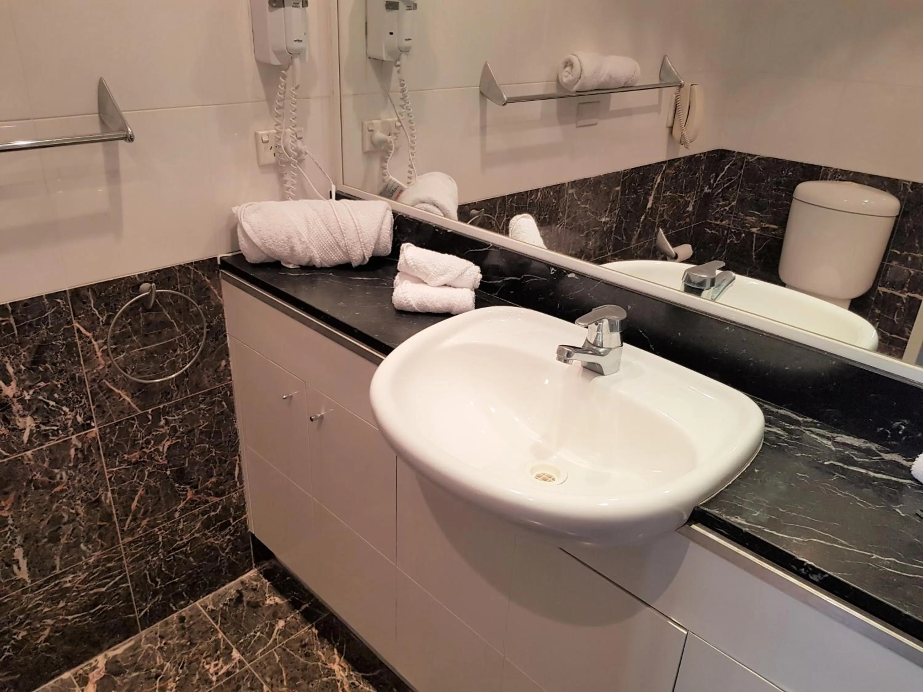 Toilet in Accommodation Sydney Darling Harbour