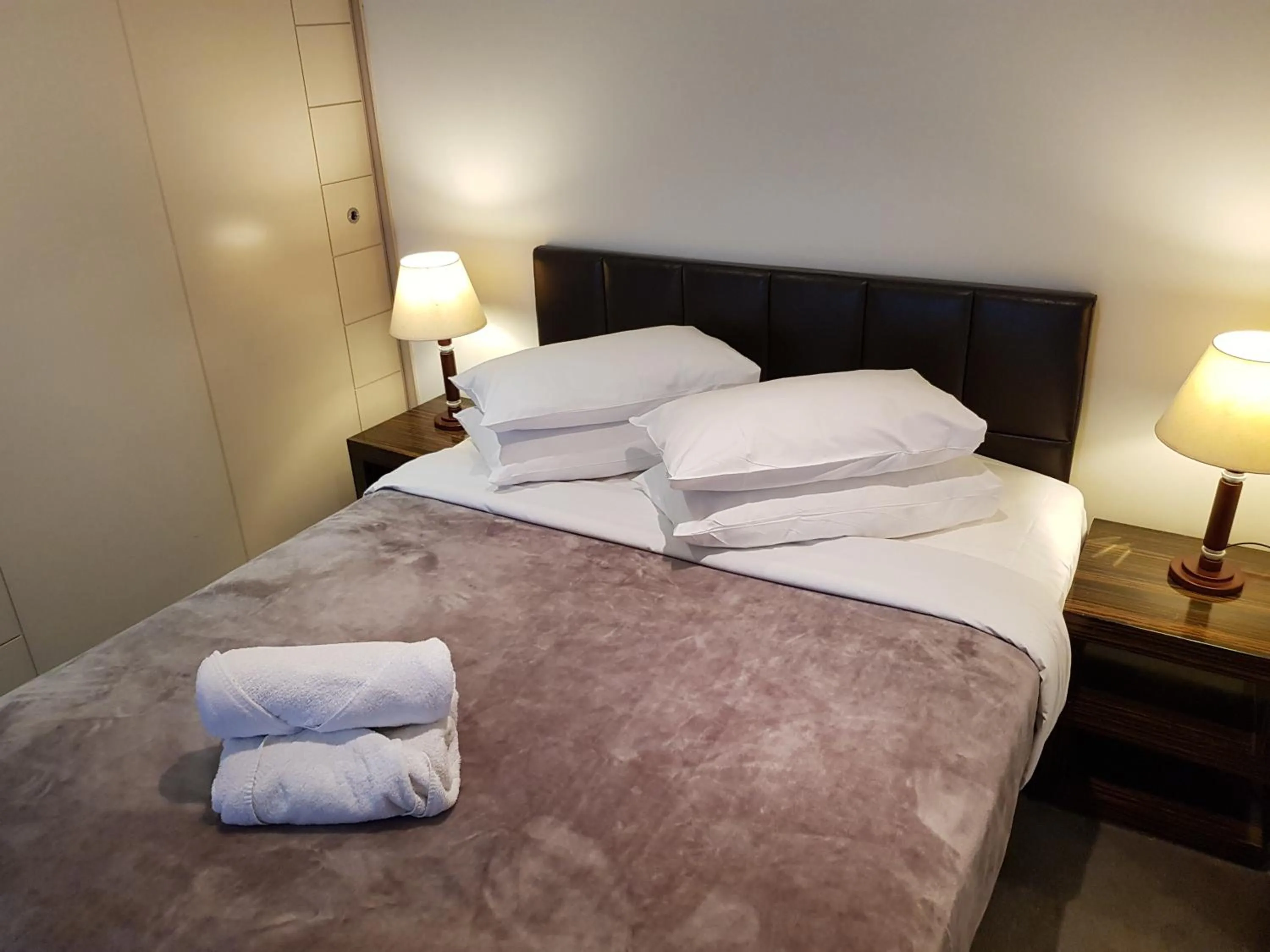 Bed in Accommodation Sydney Darling Harbour