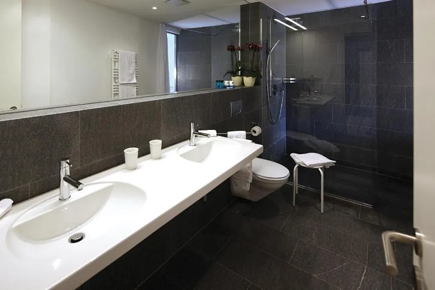 Bathroom in Hotel Stella SA