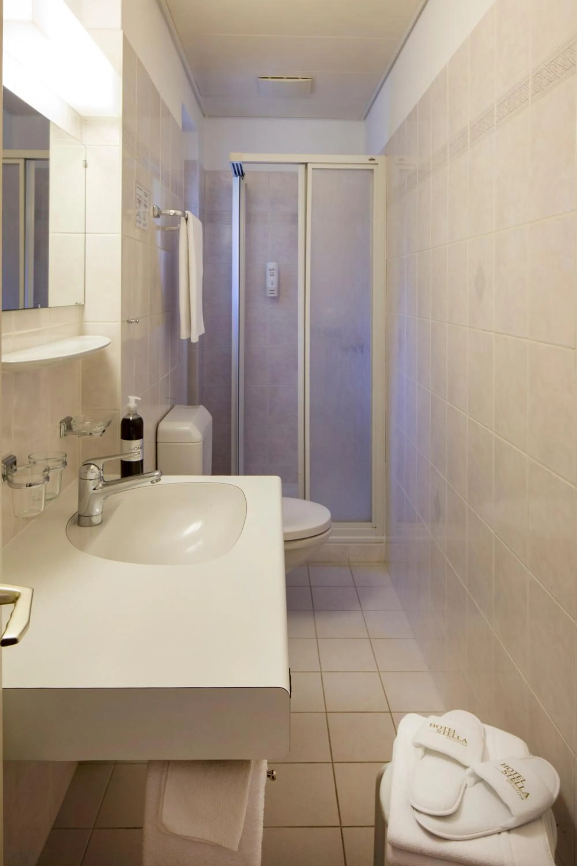 Bathroom in Hotel Stella SA