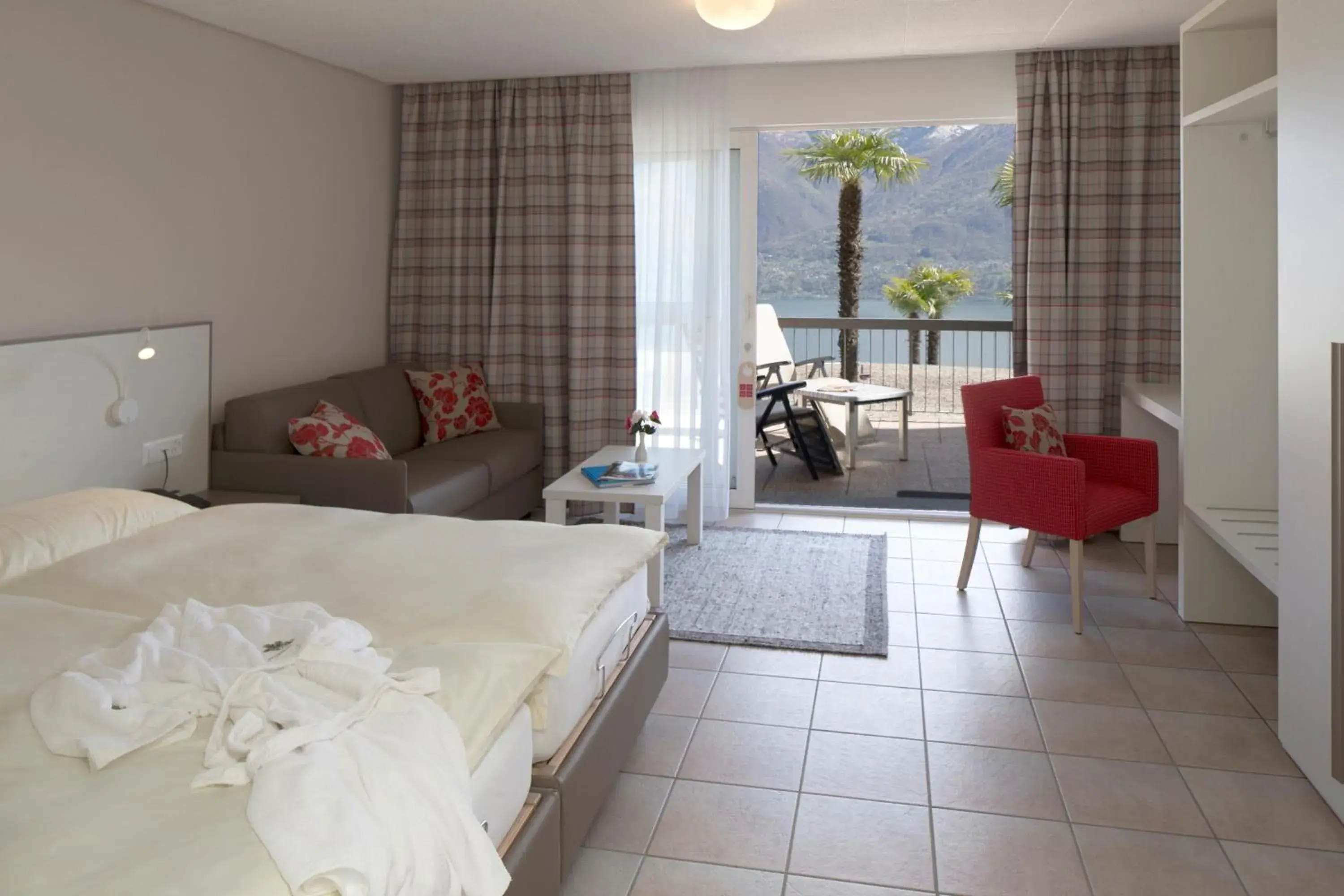 Comfort Family Room with Lake View - single occupancy in Hotel Stella SA Comfort Family Room with Lake View - single occupancy in Hotel Stella SA