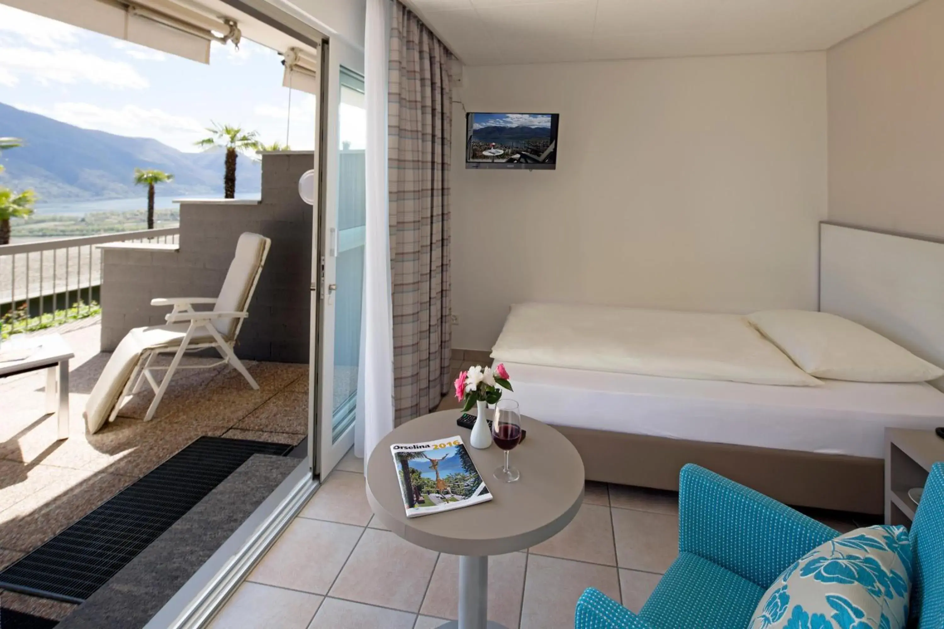 Economy Single Room with Lake View - single occupancy in Hotel Stella SA Economy Single Room with Lake View - single occupancy in Hotel Stella SA