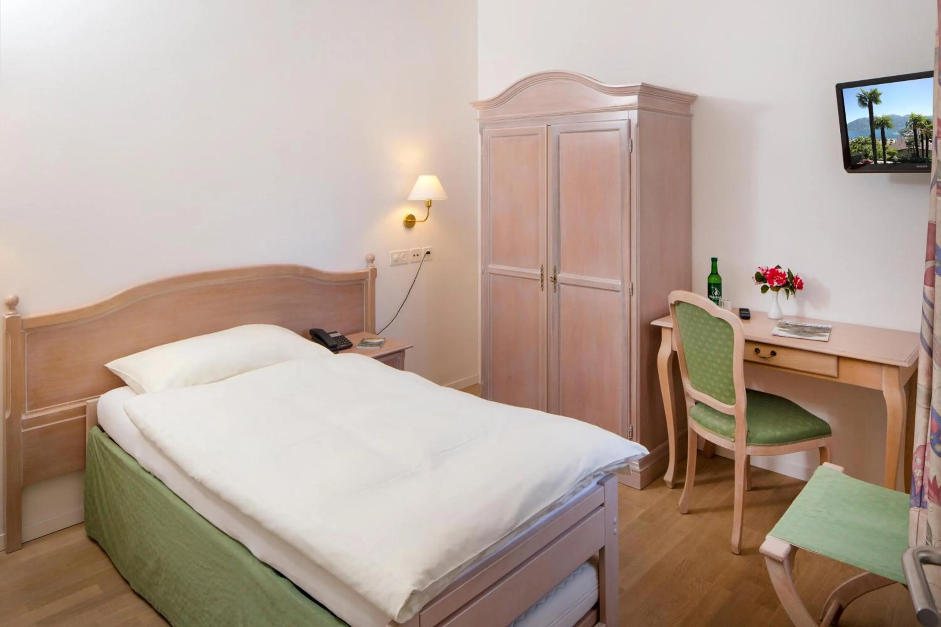 Photo of the whole room, Bed in Hotel Stella SA