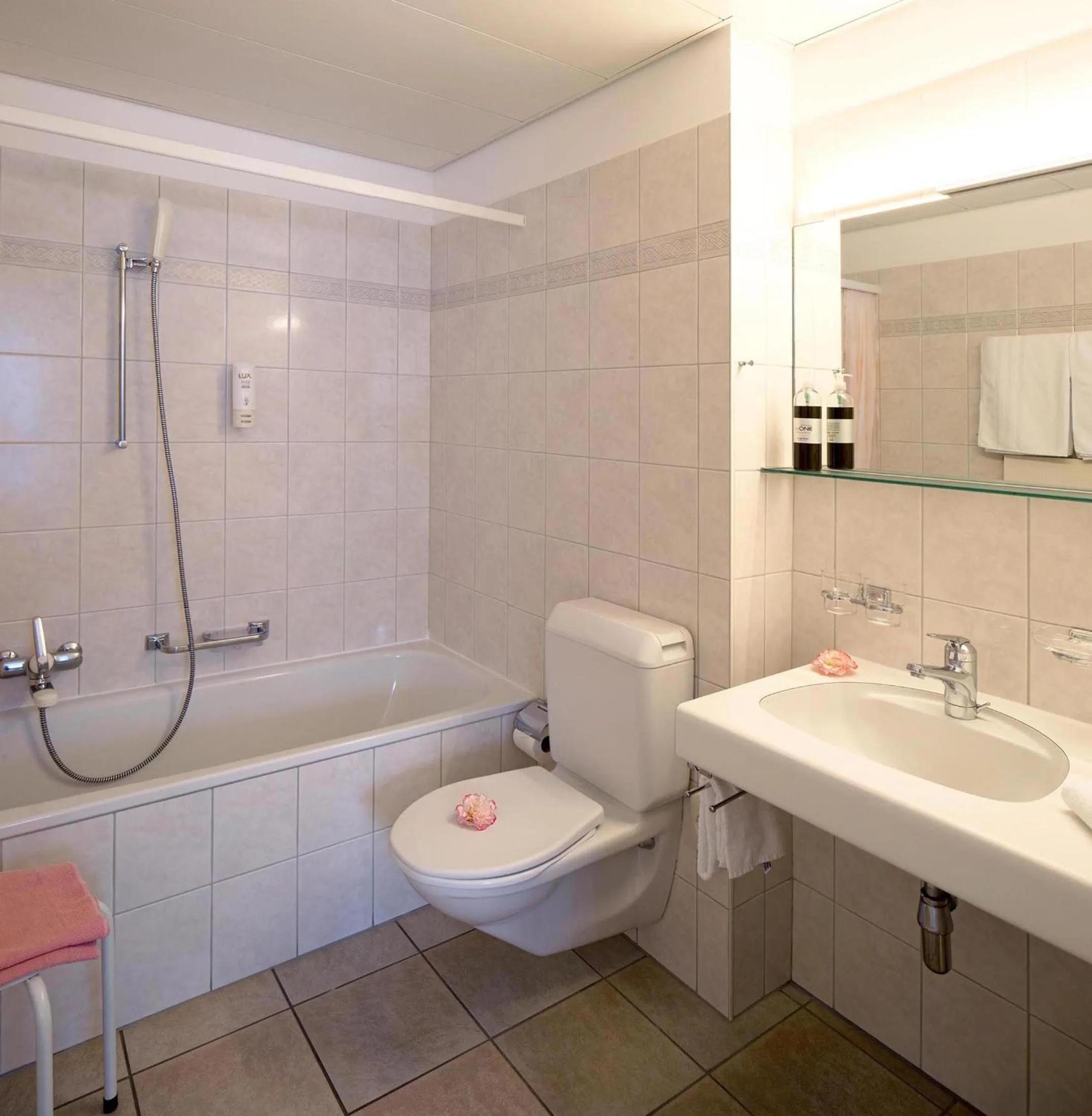 Bathroom in Hotel Stella SA