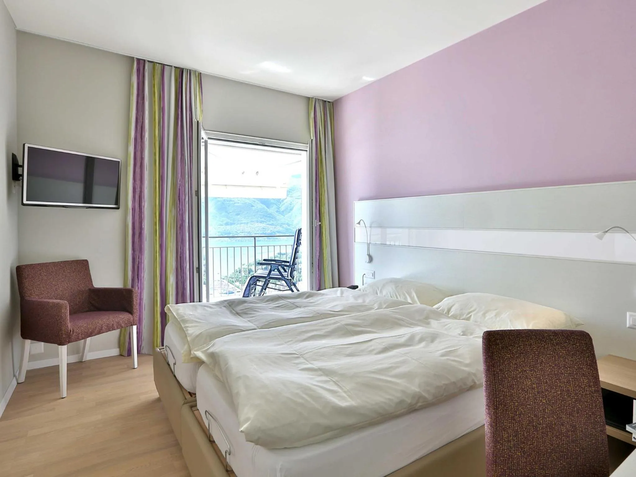 Day, Bed in Hotel Stella SA