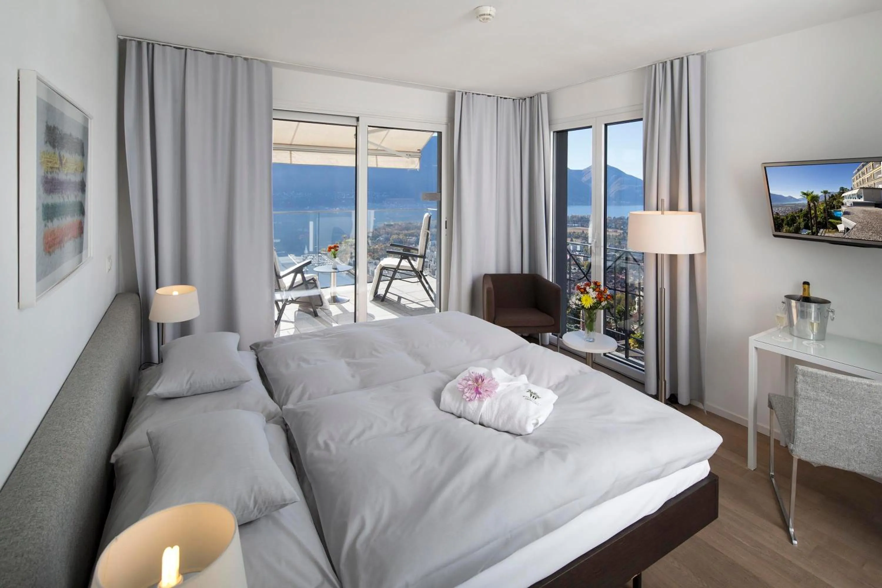 Photo of the whole room, Bed in Hotel Stella SA