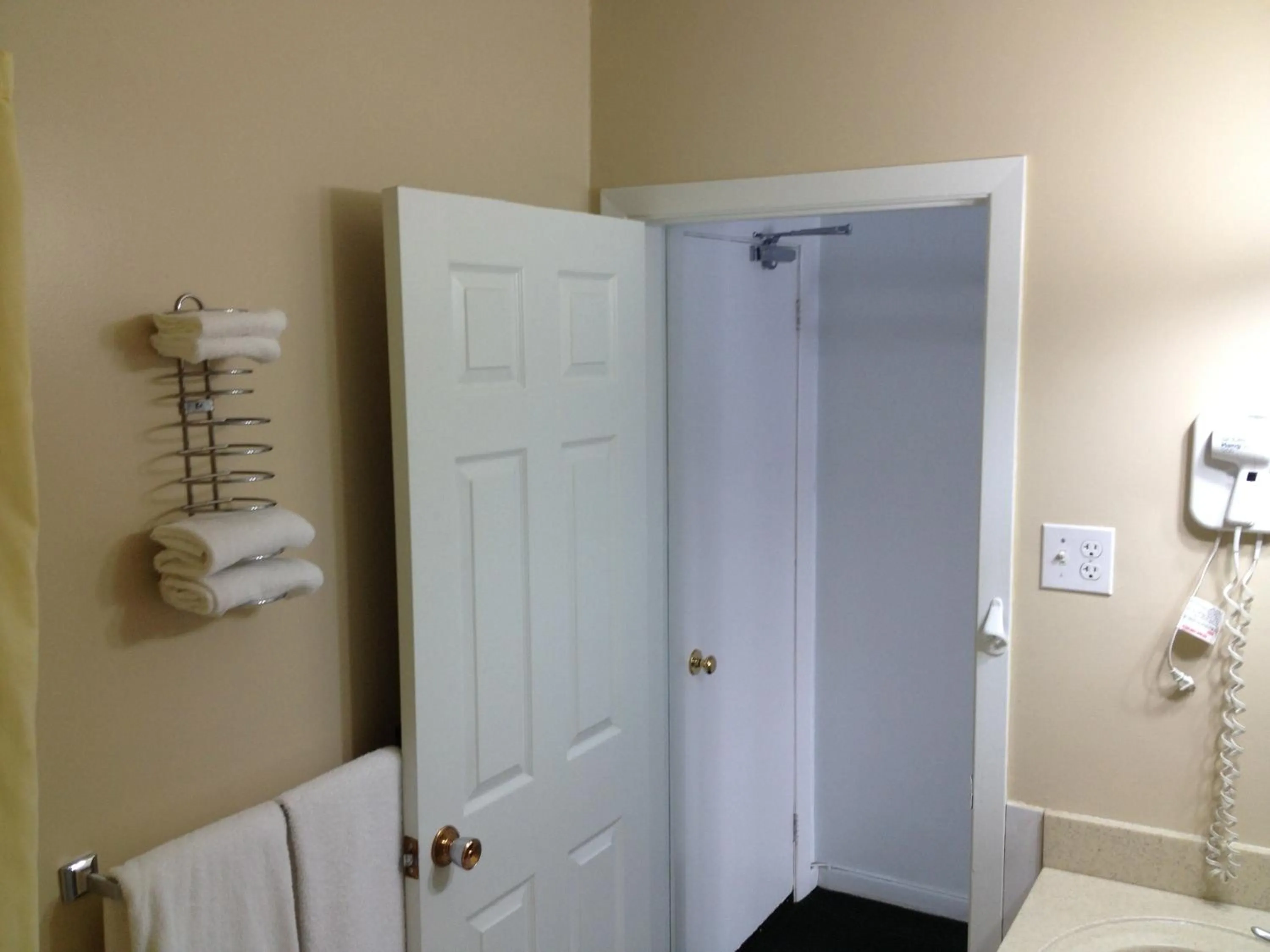 Bathroom in Milestone Motel