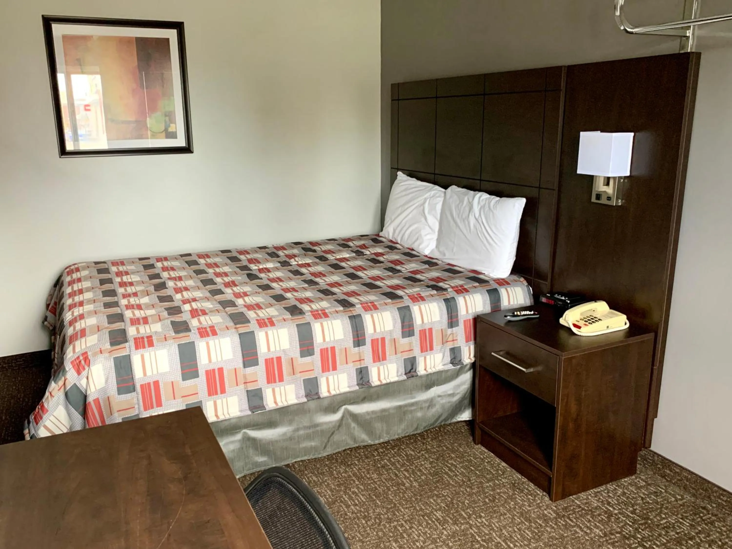 Photo of the whole room, Bed in Milestone Motel