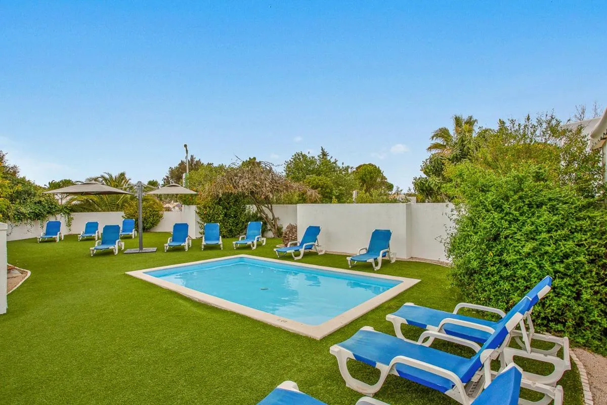 Pool view in Prado do Golf