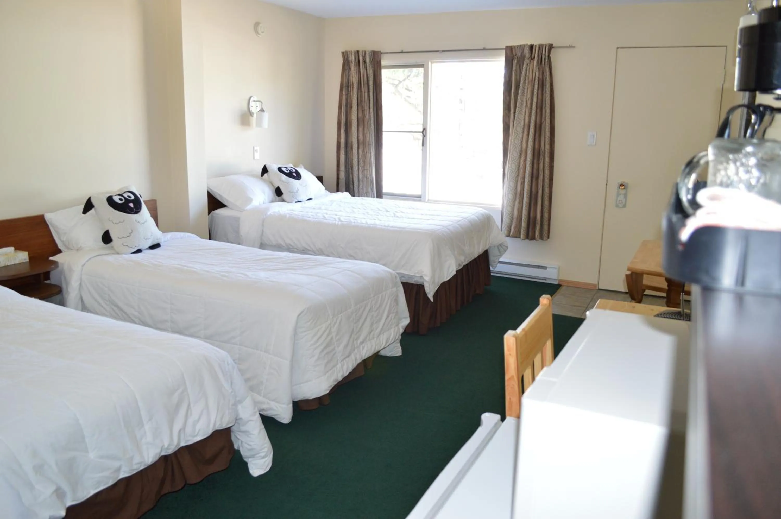 Photo of the whole room, Bed in Motel Tyrol