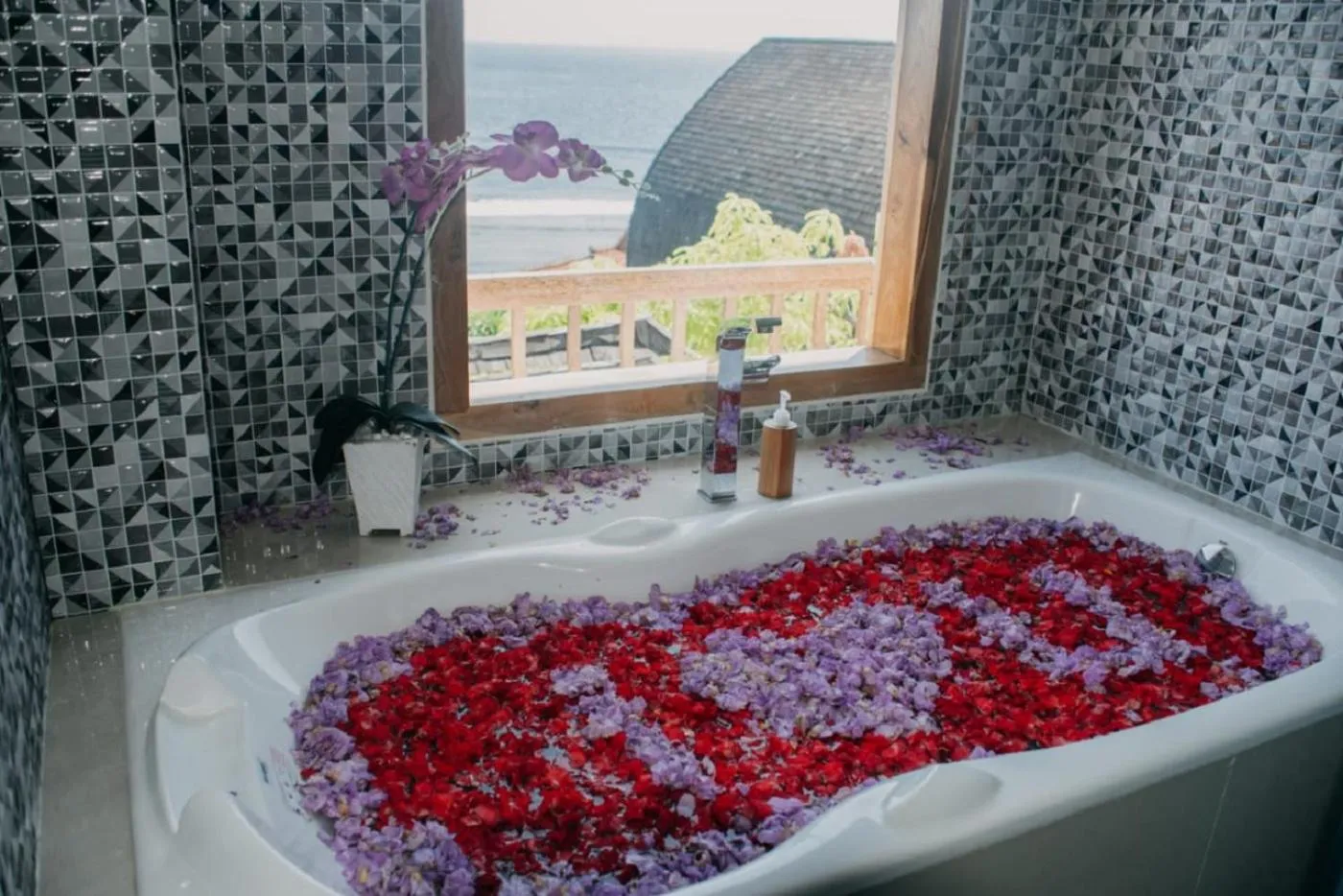 Bath in Sea Terras Suite and Luxury