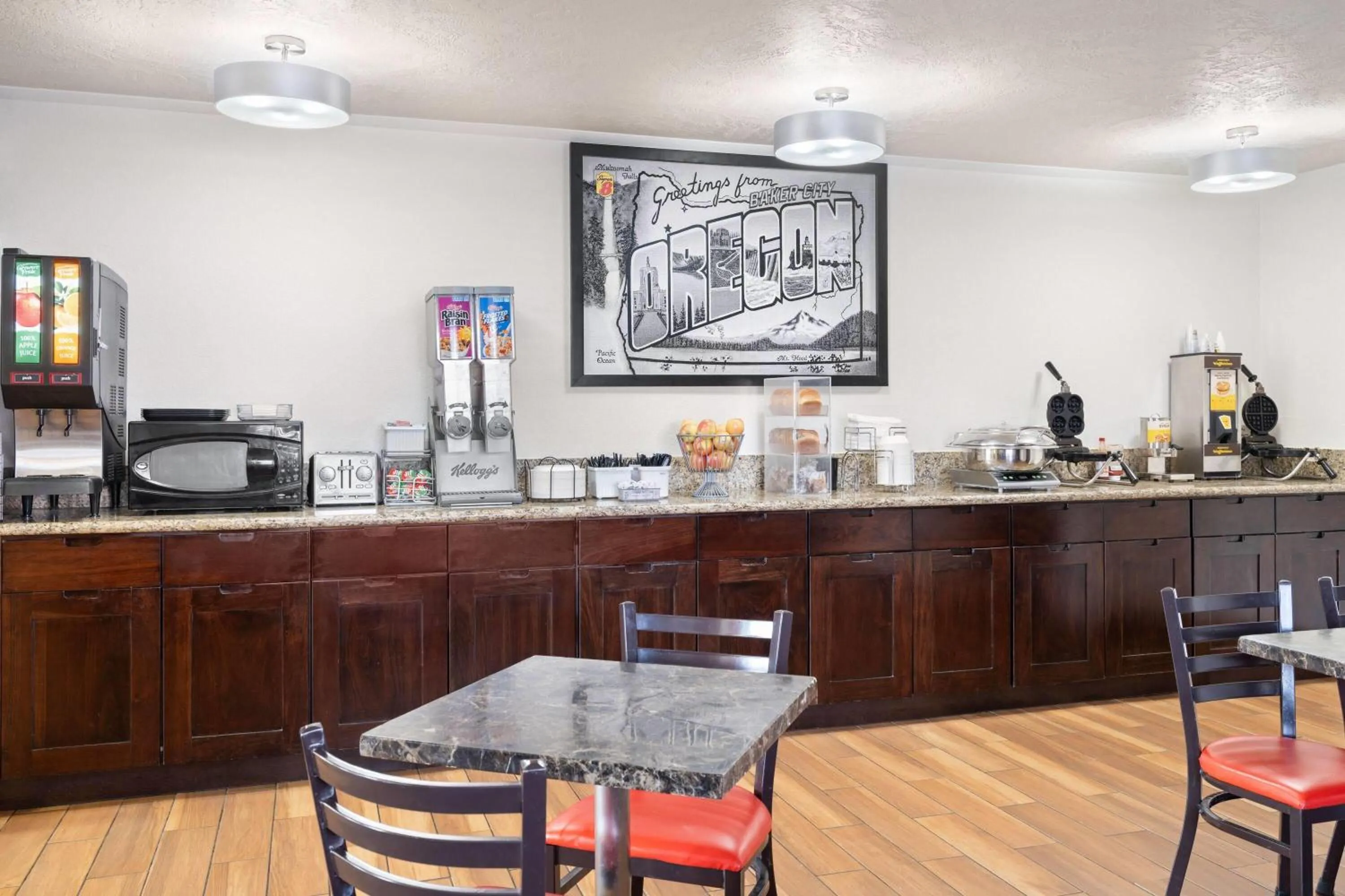 Breakfast in Super 8 by Wyndham Baker City