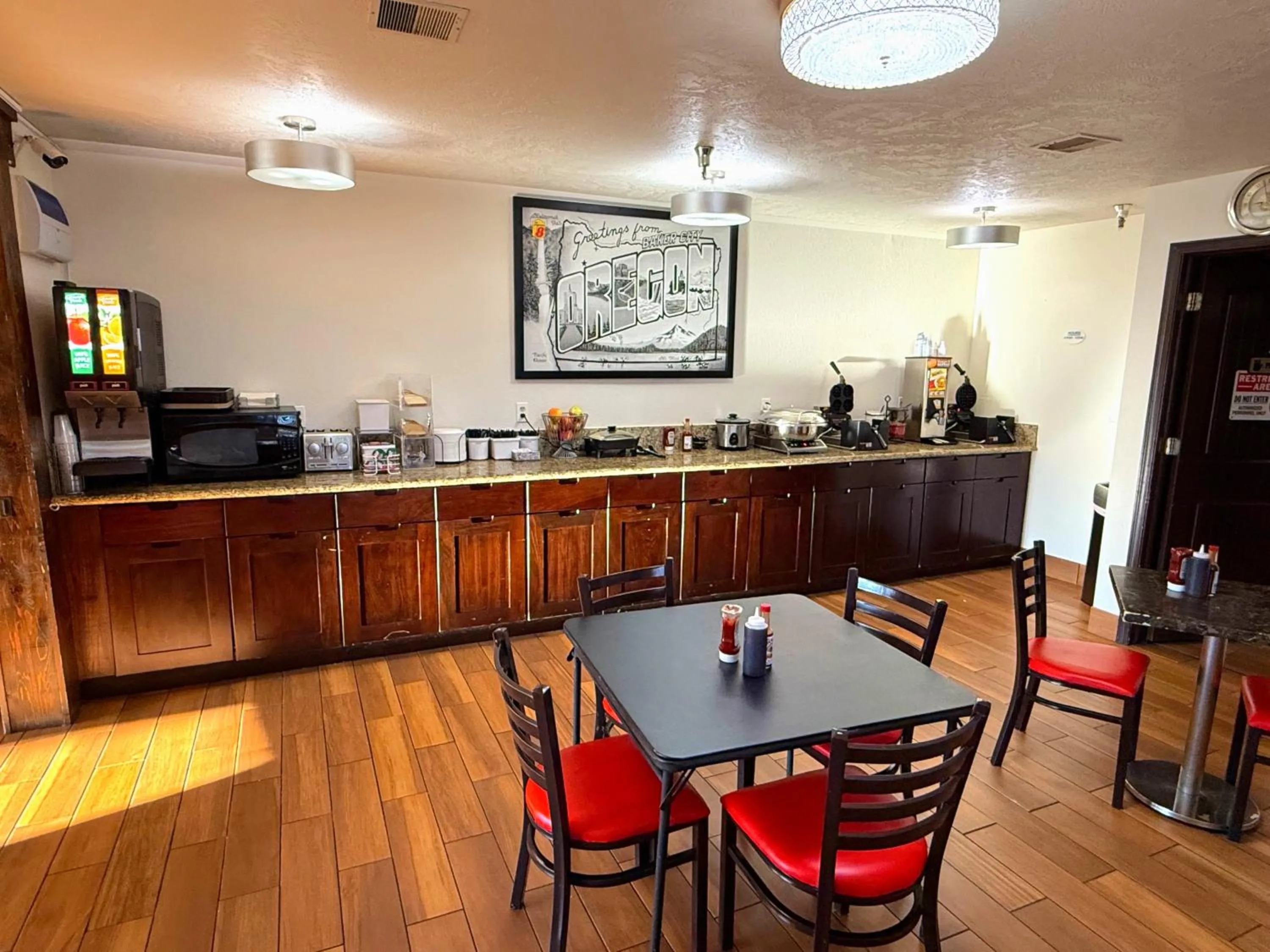 Breakfast in Super 8 by Wyndham Baker City