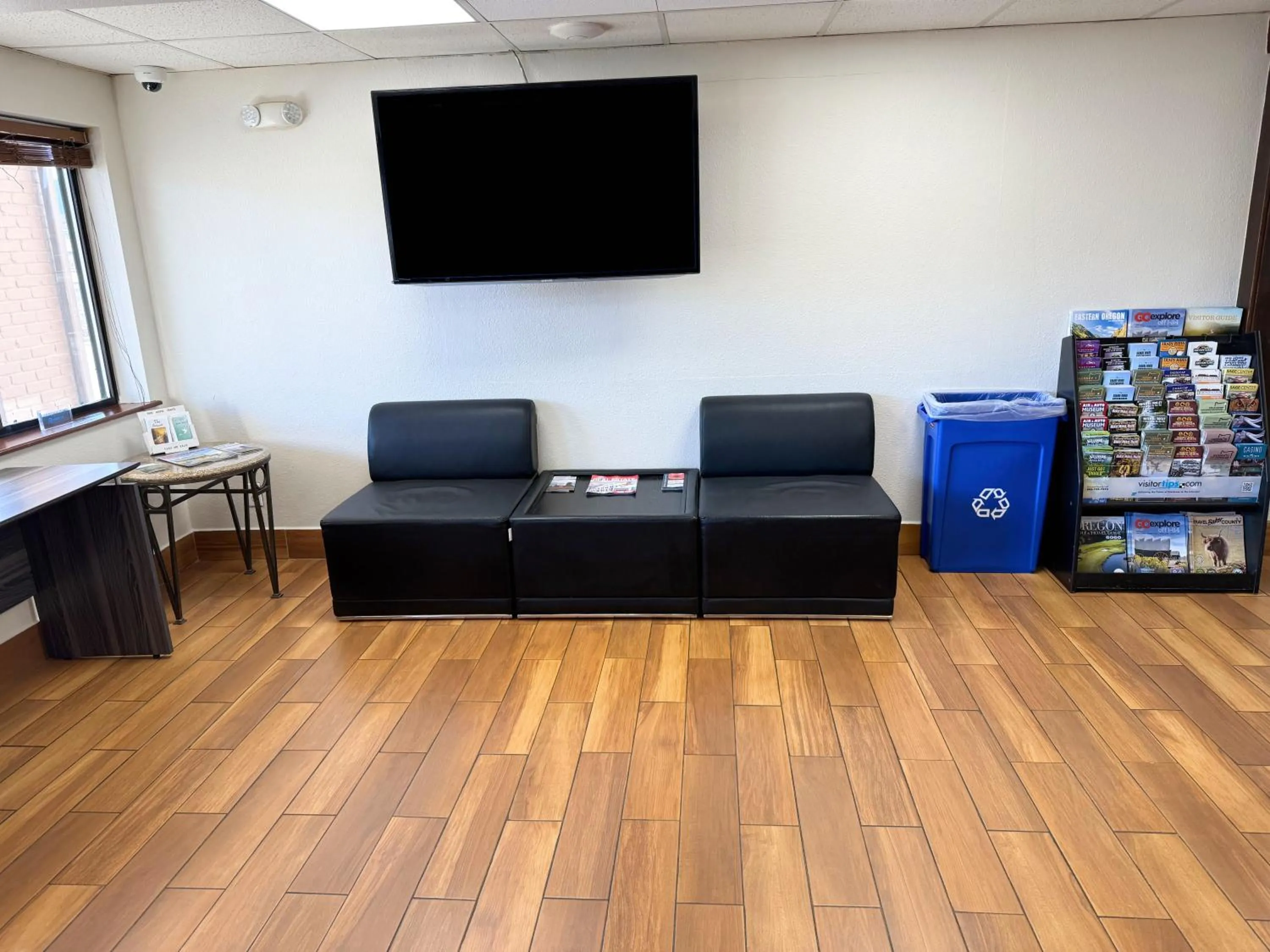 Lobby or reception in Super 8 by Wyndham Baker City