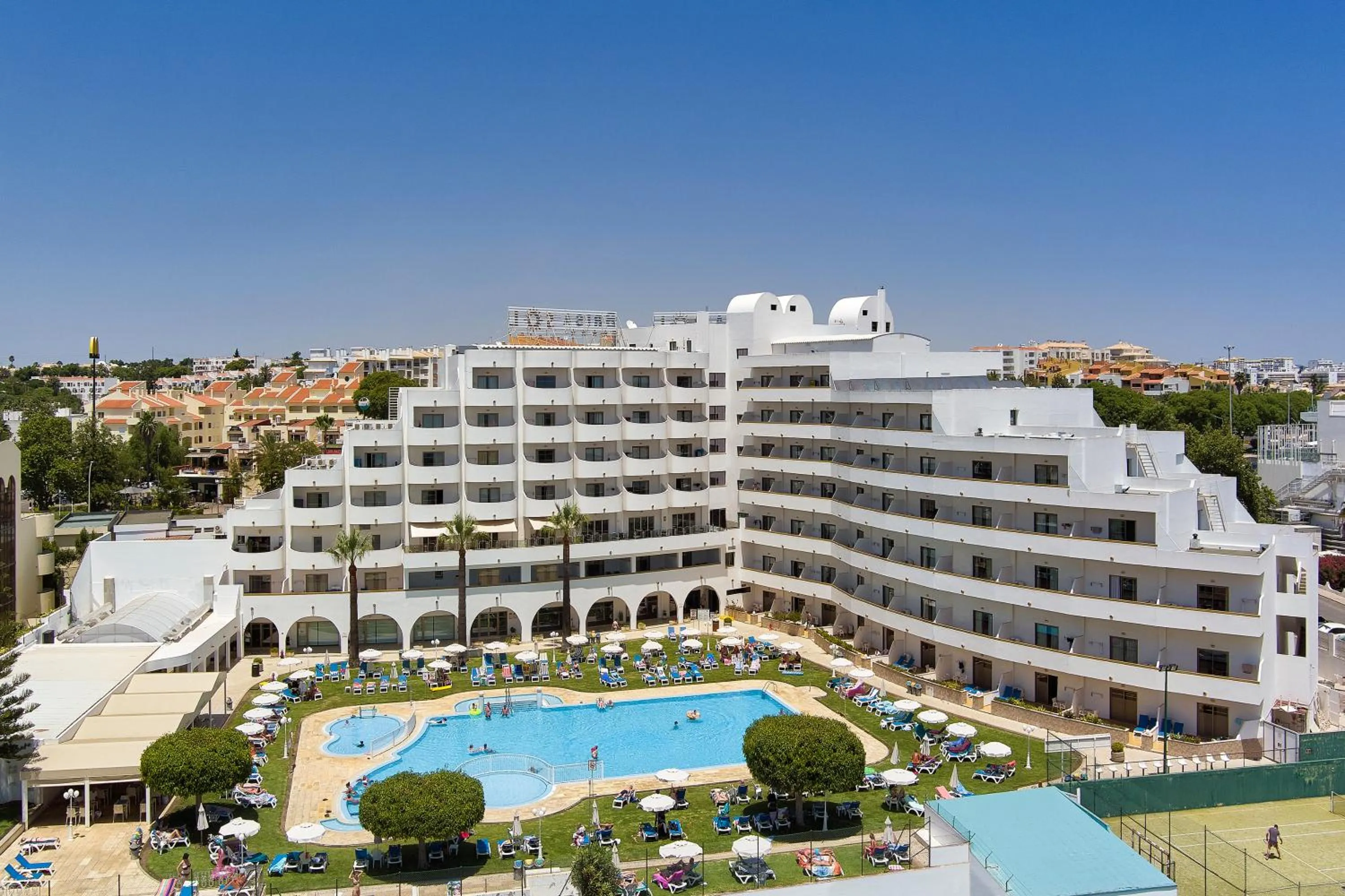 Property building in Hotel Apartamento Brisa Sol