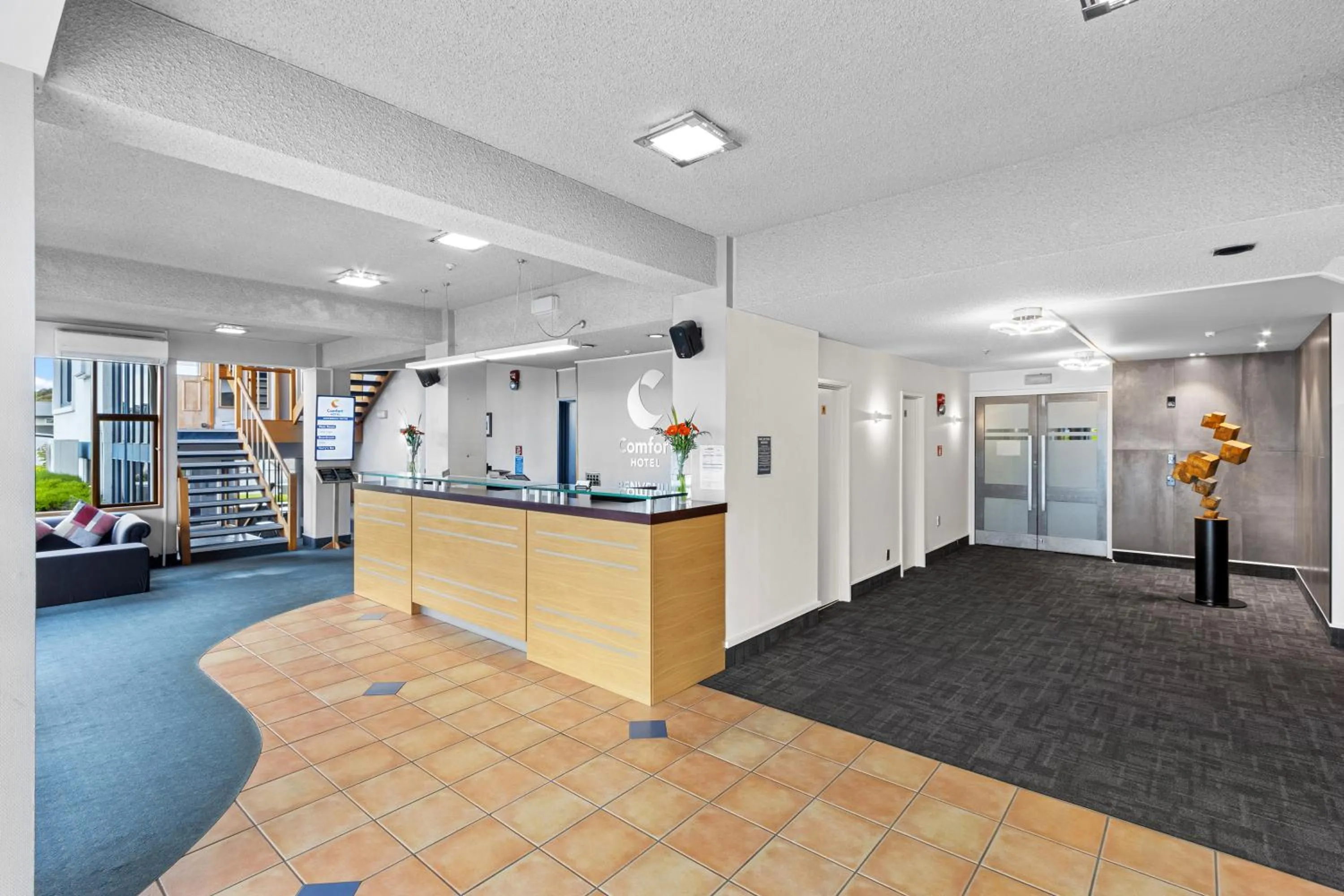 Lobby or reception in Comfort Hotel Benvenue