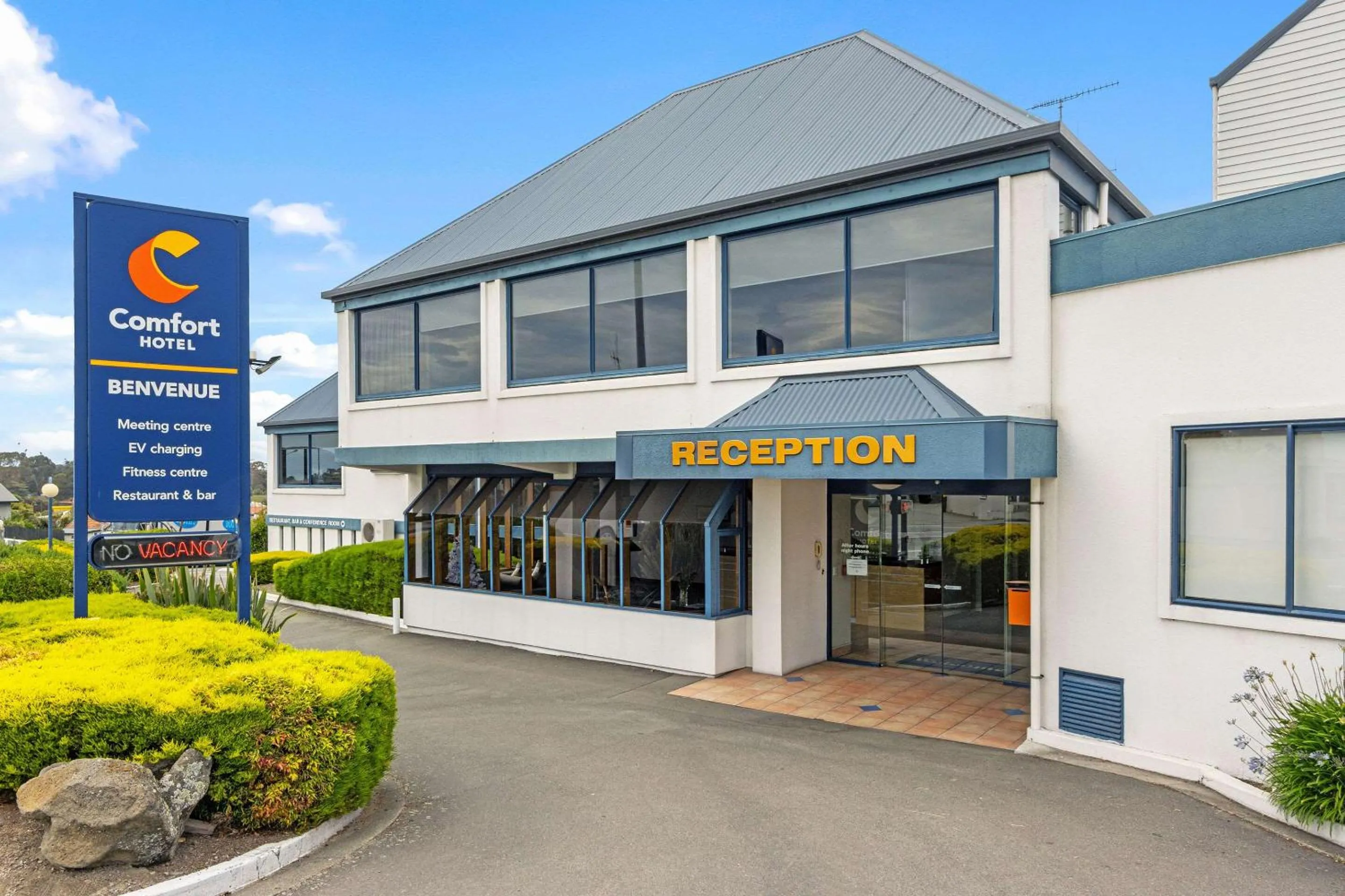 Property building in Comfort Hotel Benvenue