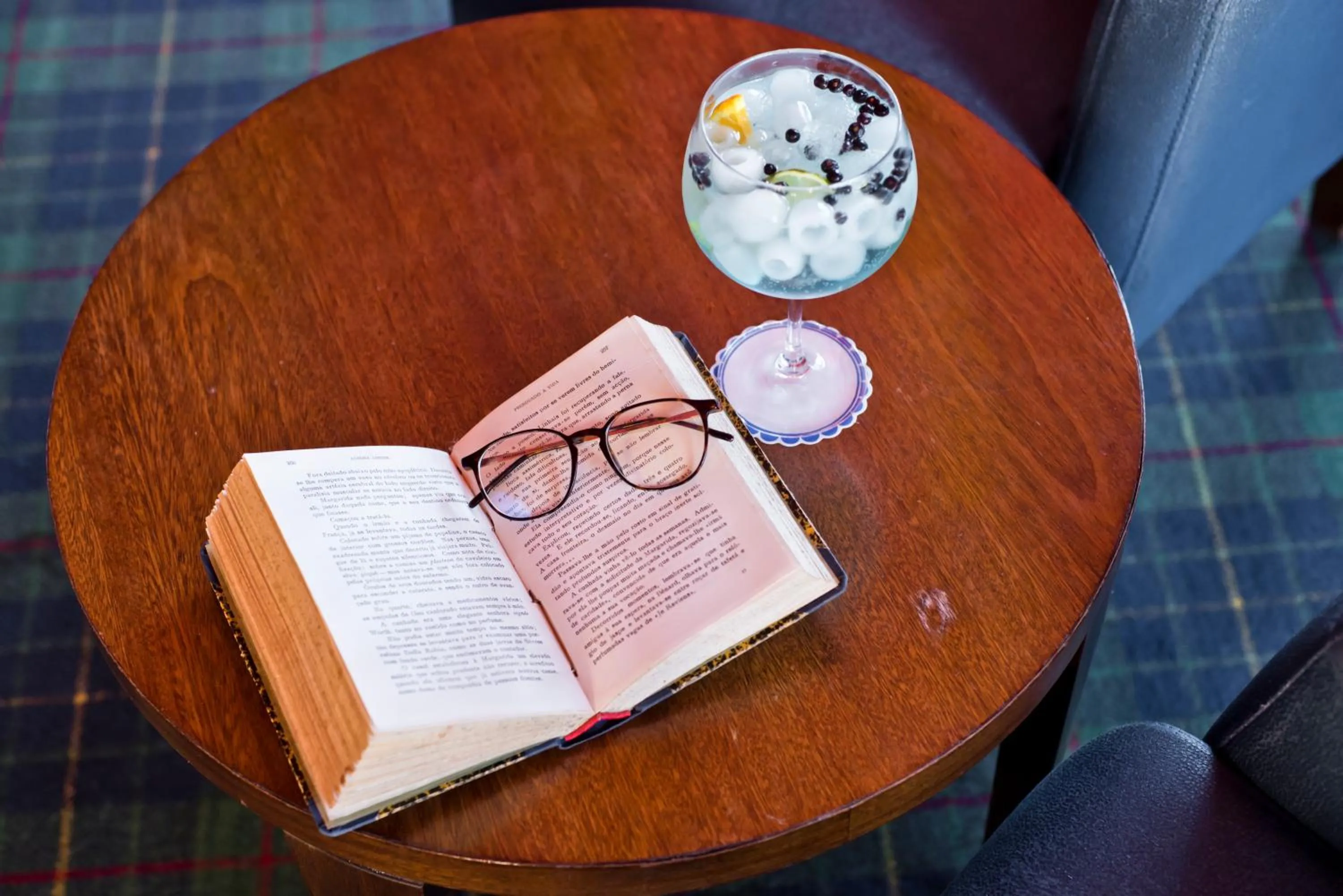 Lounge or bar in Golden Tulip Caramulo