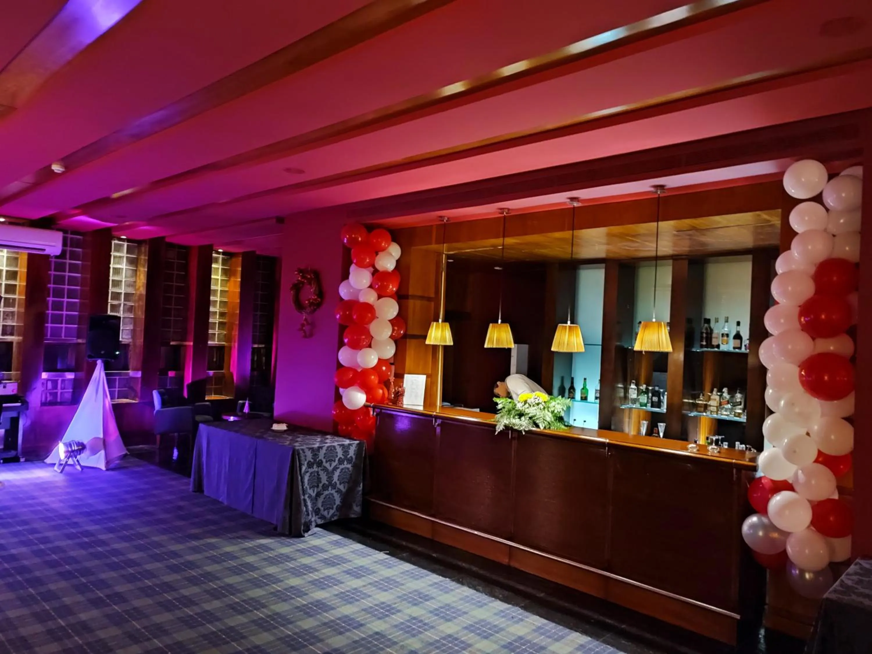 Lounge or bar in Golden Tulip Caramulo