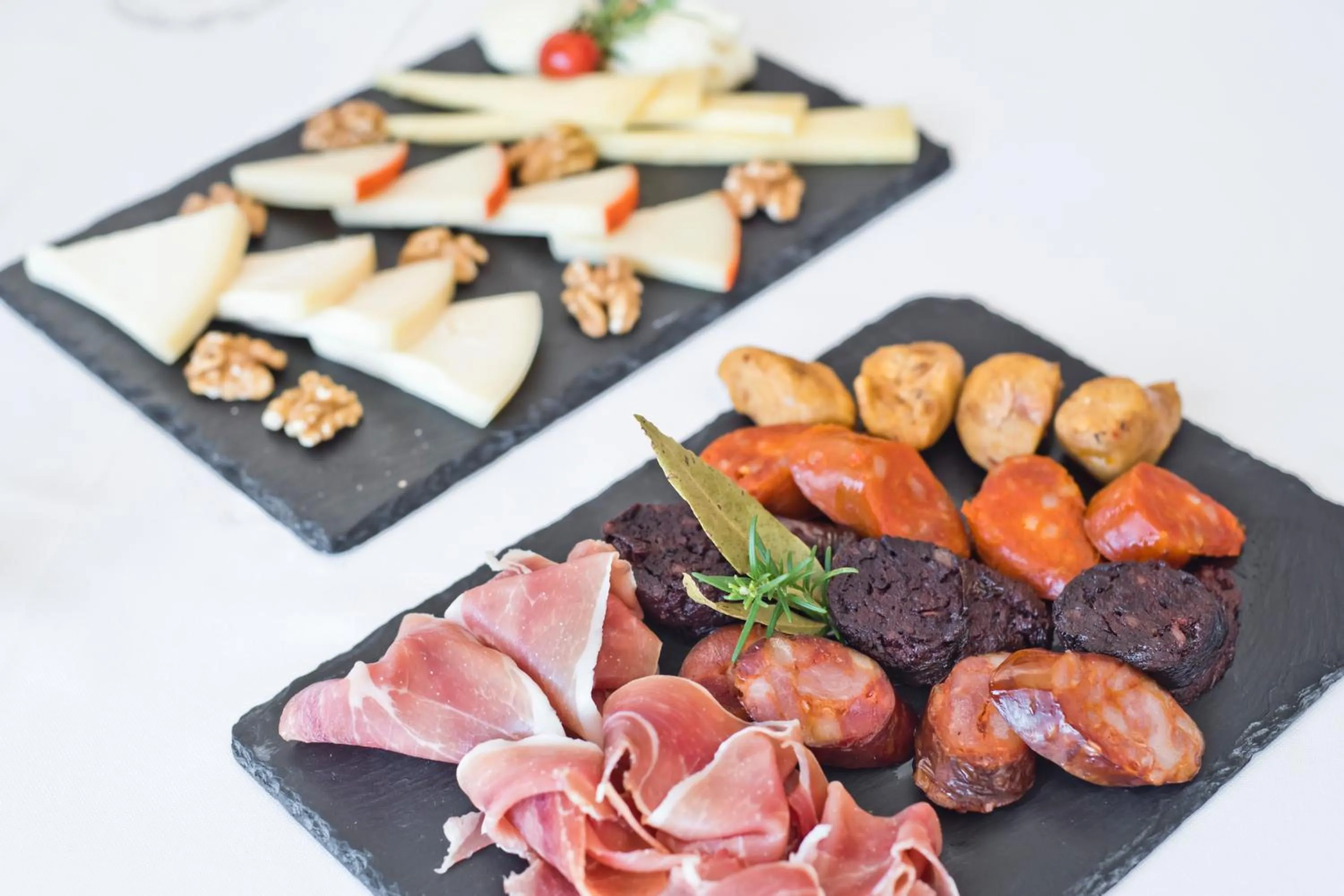 Food and drinks in Golden Tulip Caramulo