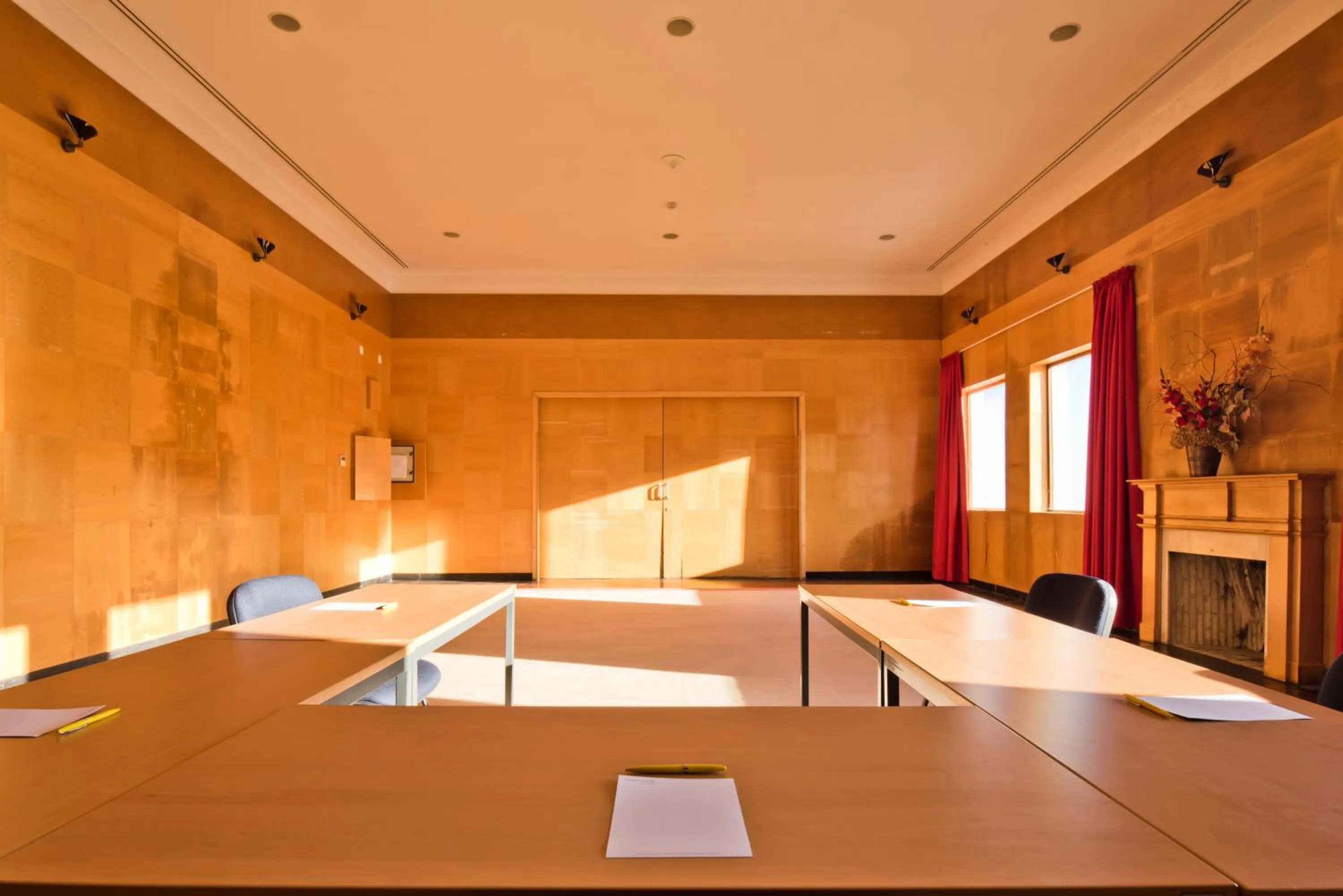 Business facilities in Golden Tulip Caramulo