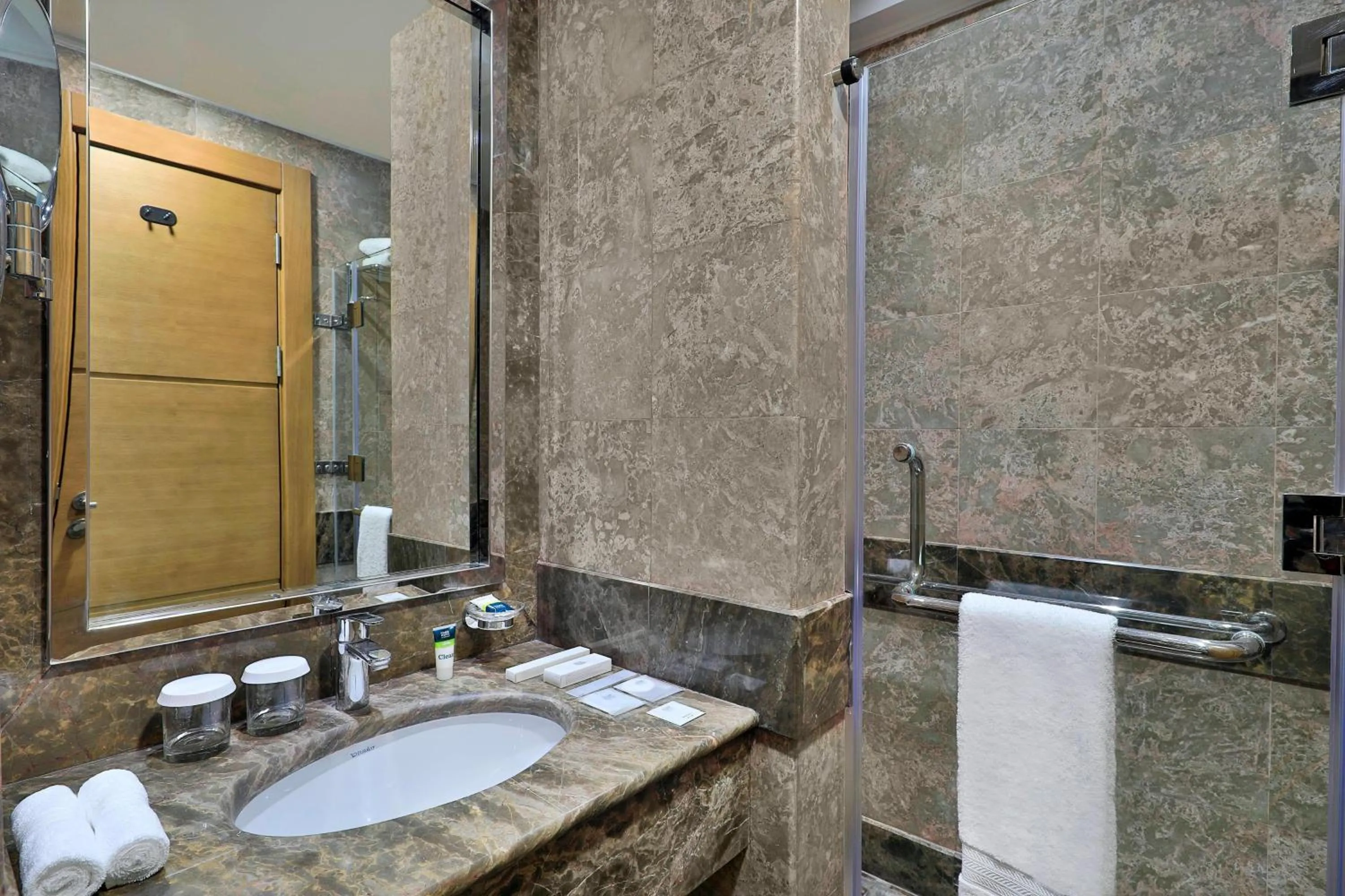 Bathroom in Four Points by Sheraton Makkah Al Naseem