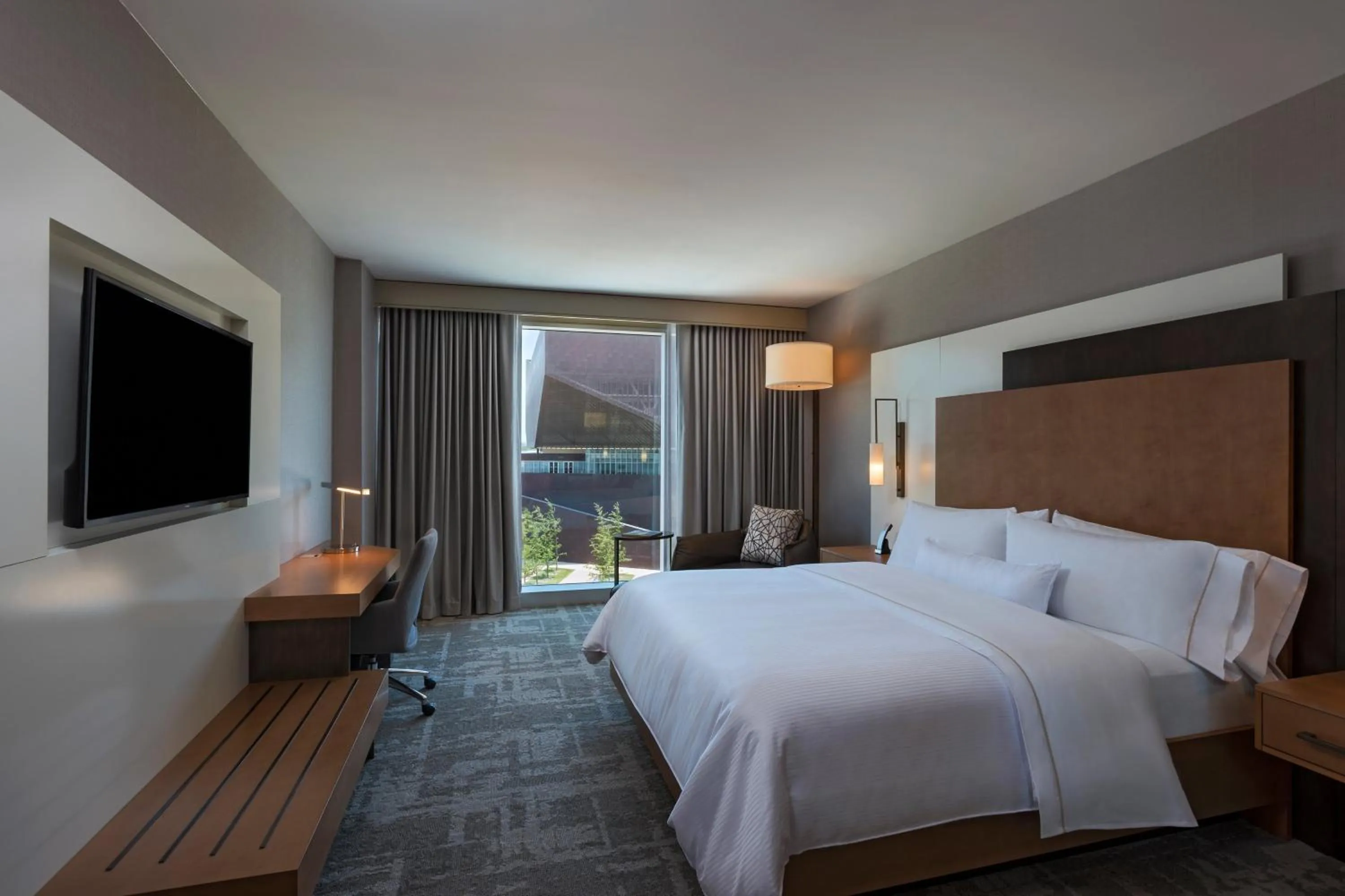 Photo of the whole room, Bed in The Westin Irving Convention Center at Las Colinas