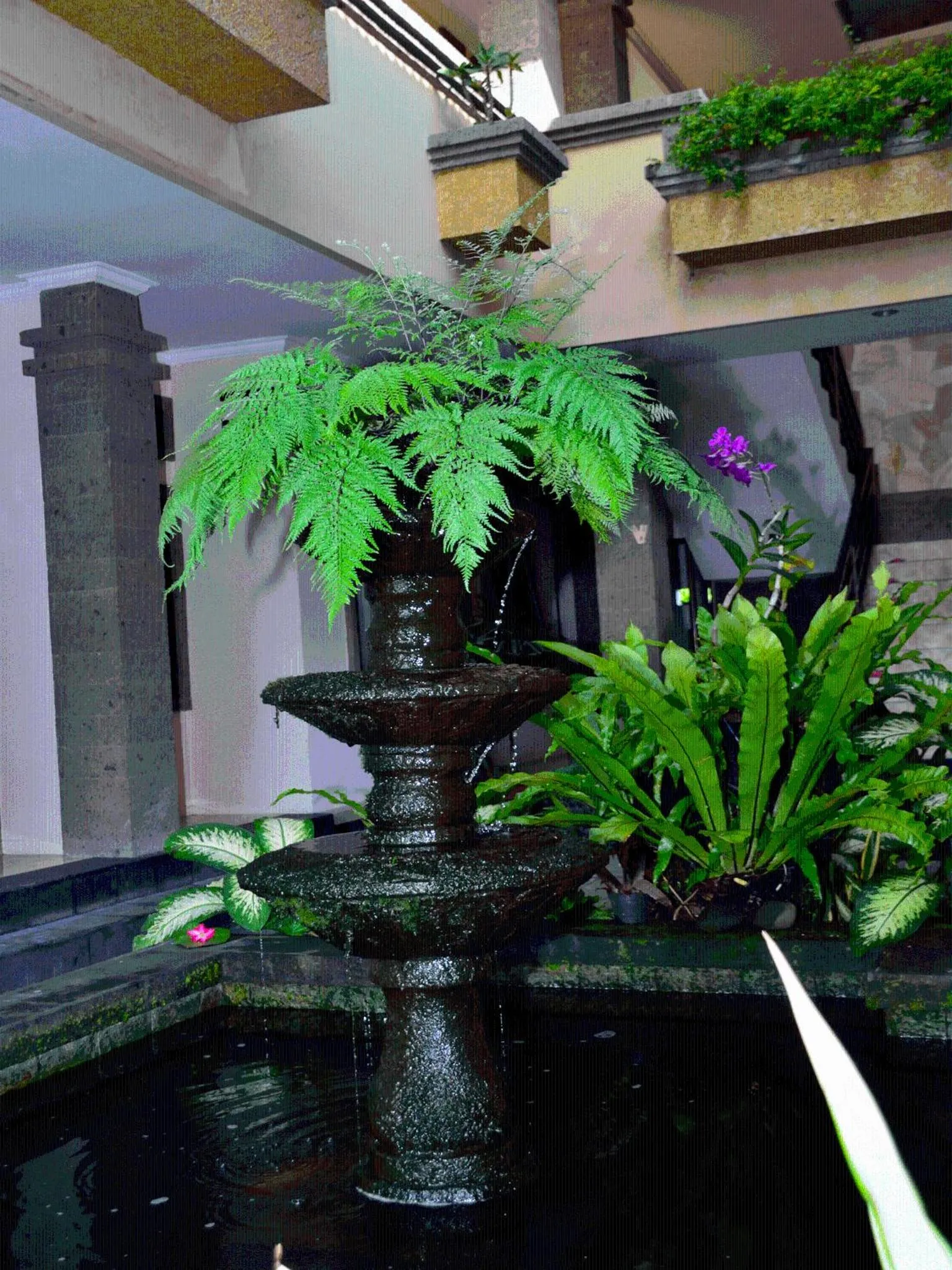 Decorative detail in Tanjung Sari Inn