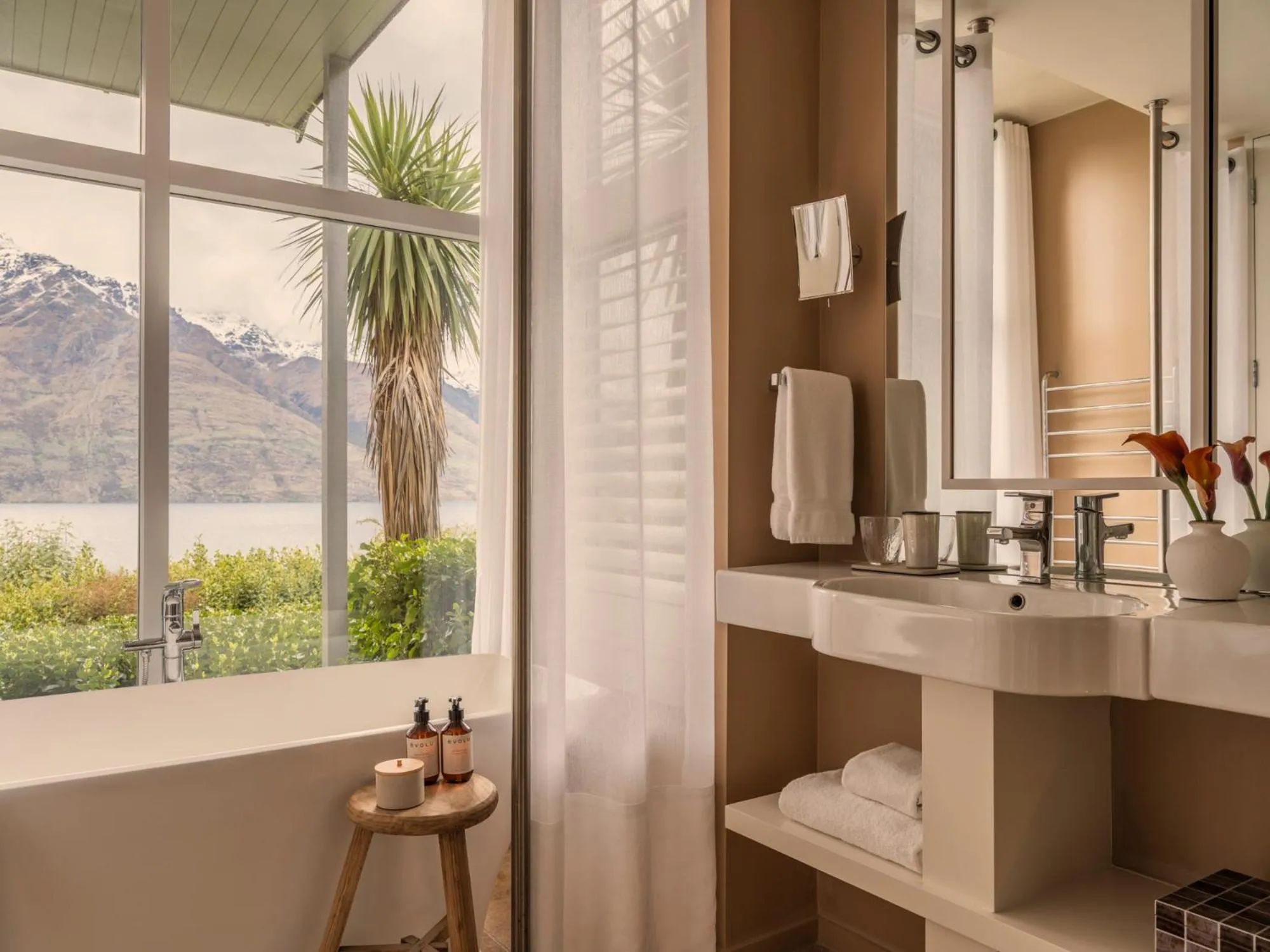 Bathroom in Rosewood Matakauri