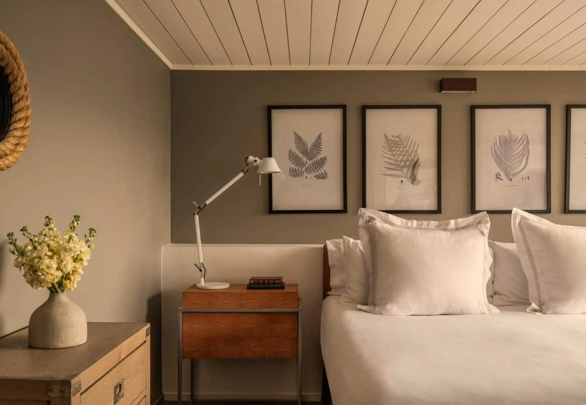 Bedroom, Bed in Rosewood Matakauri