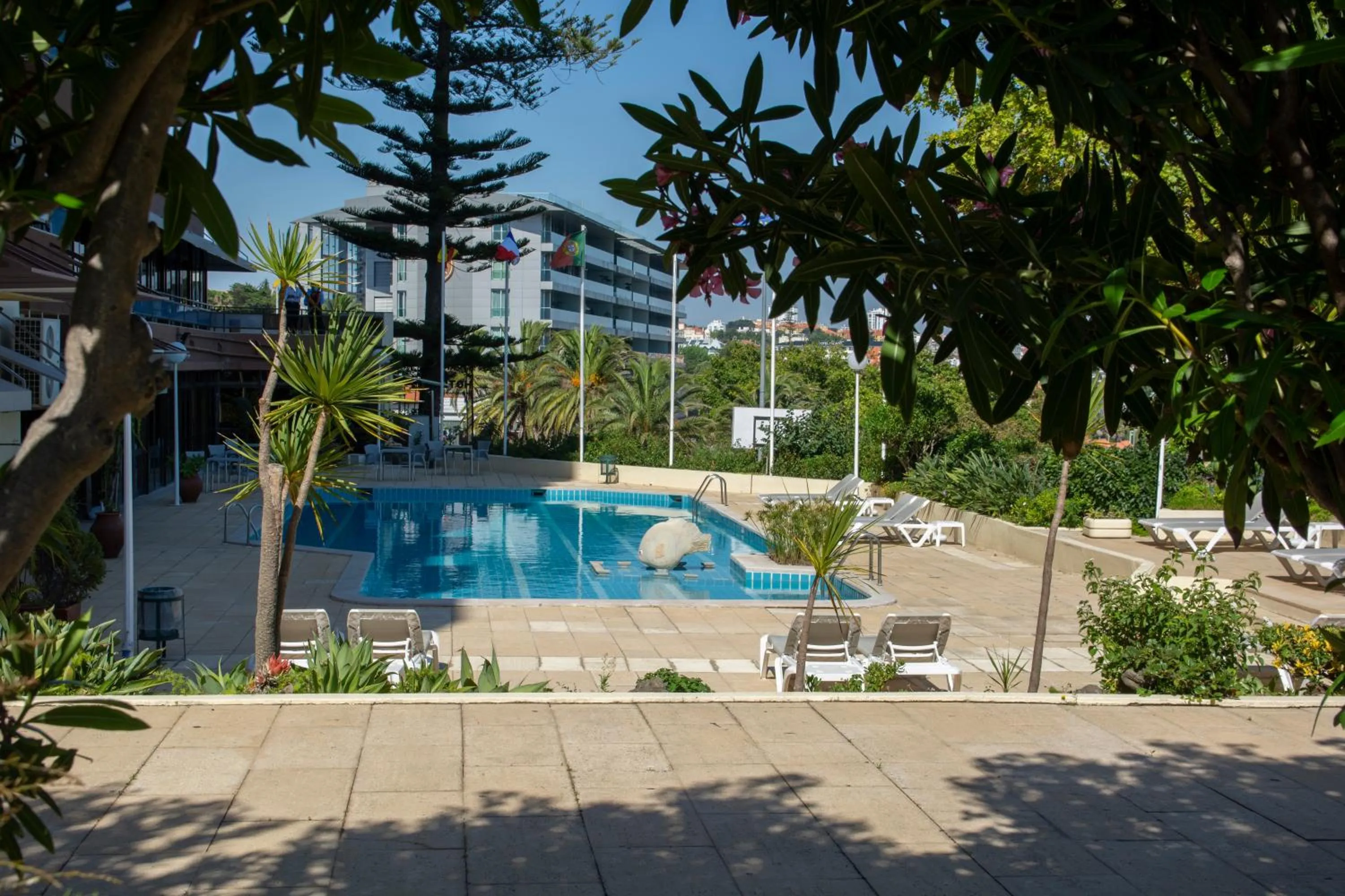 Pool view in Hotel Estoril Eden